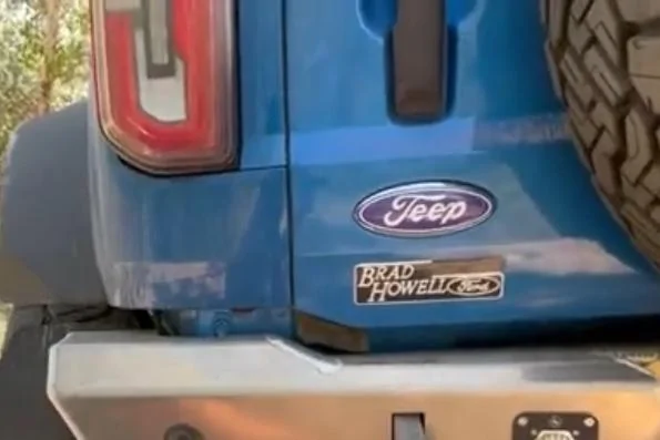 Ford Bronco Comparison: Bronco vs Jeep (spoiler) Bronco hate by LiteBrite A02DD154-838F-4695-8F85-B16C17FC5EEE