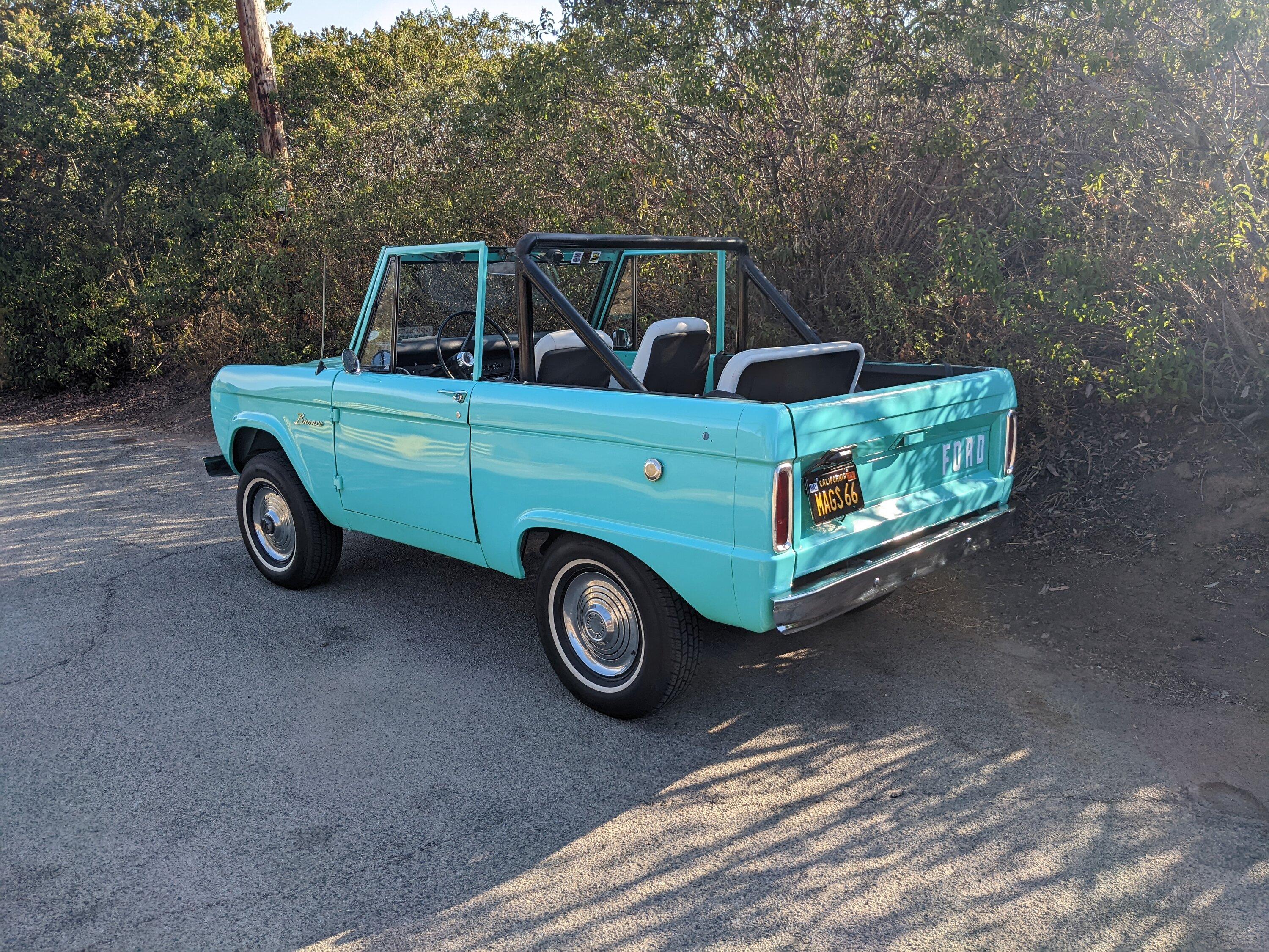 Ford Bronco Torquoise 2 door Bronco PXL_20220714_005449649