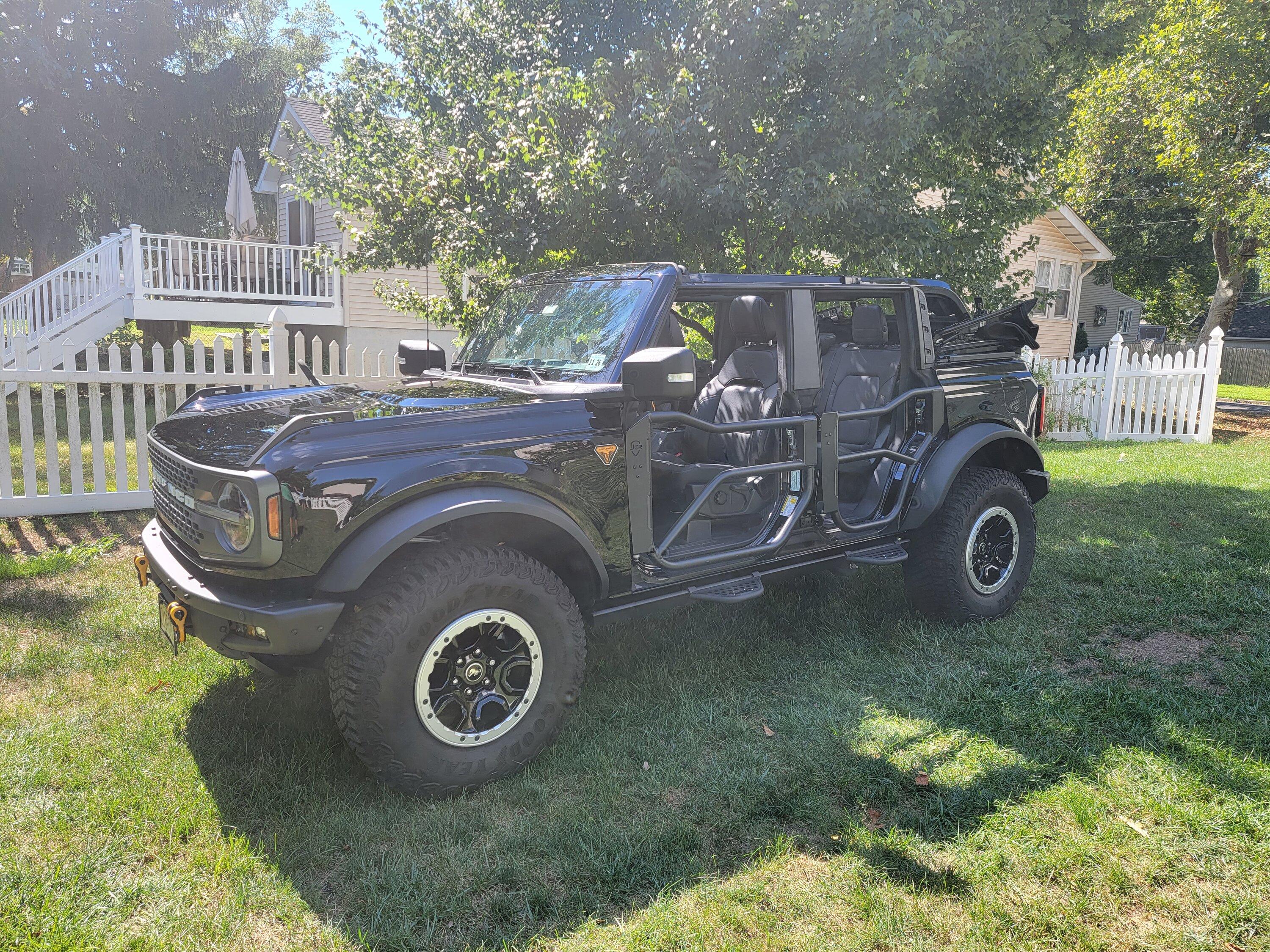 Ford Bronco Tube Doors Installed 20220730_154404