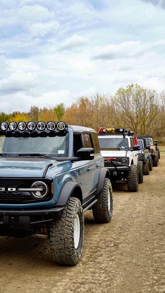 Ford Bronco Big Girls having some fun at Lone Star Off Road Park! -DSC1906