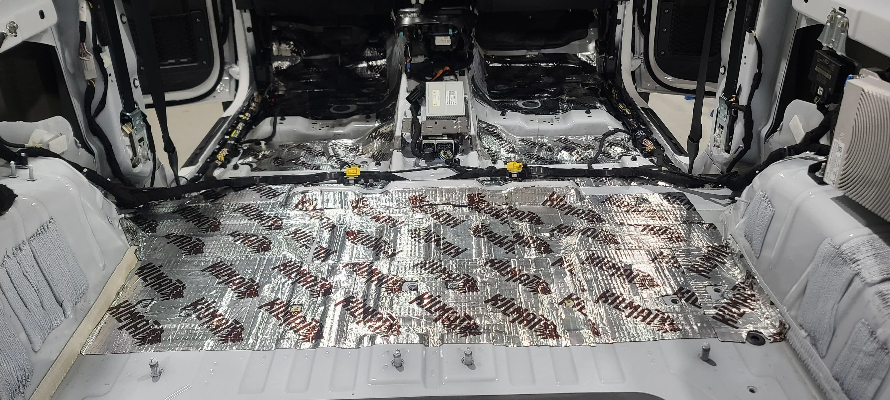 Ford Bronco Time to lower the road noise / NVH sound level - my DIY sound deadening material install project 298607344_783269866345477_9026623102410256435_n