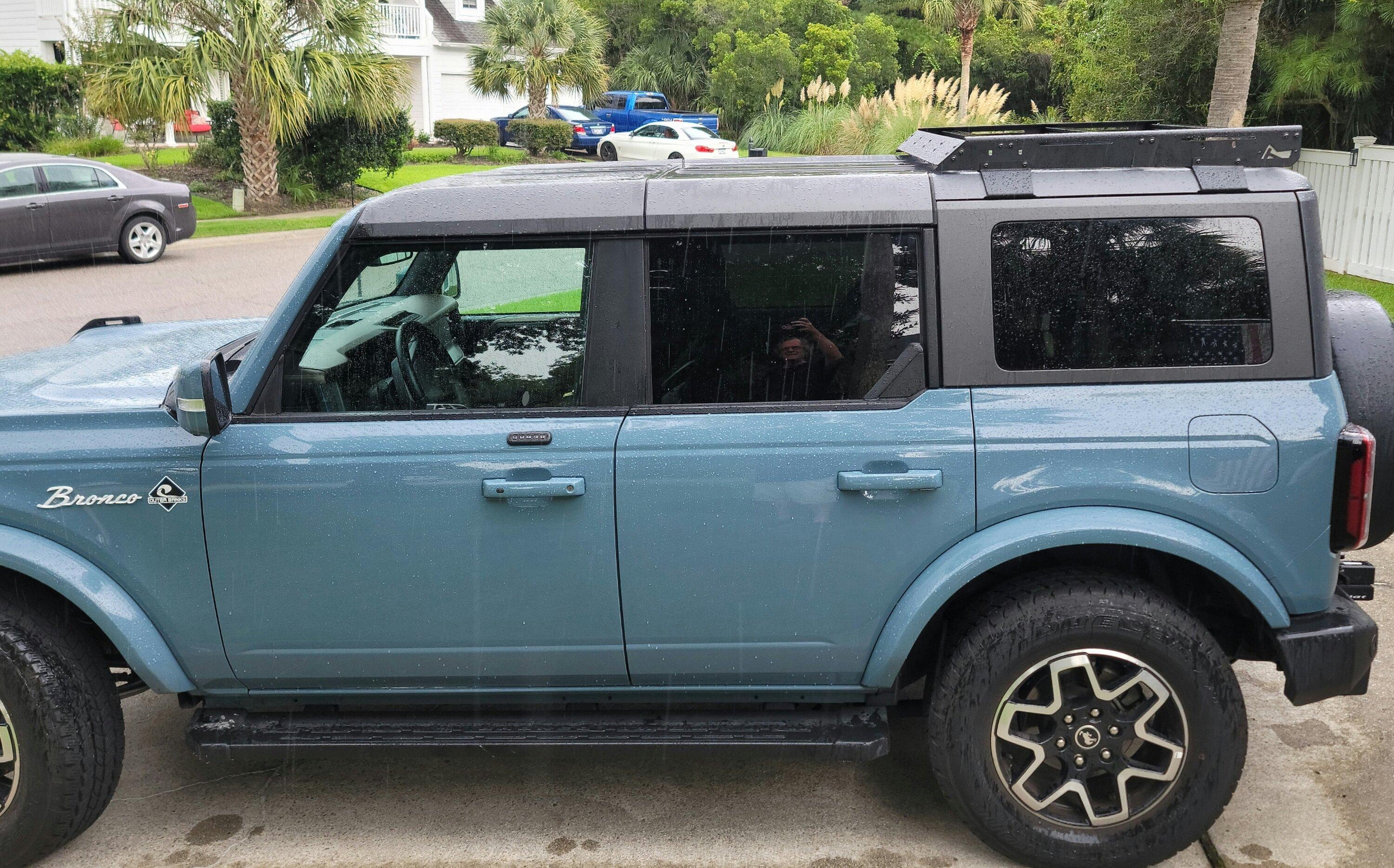Ford Bronco Anyone running a roof half rack? 20220822_142318