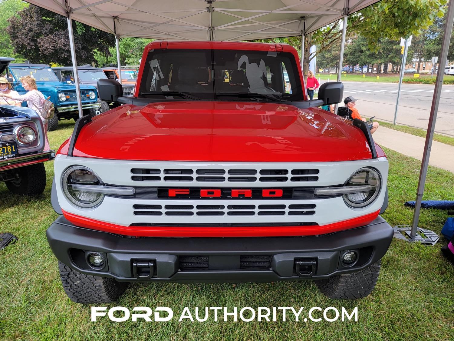 Ford Bronco RACE RED Bronco Club ce-red-2022-woodward-dream-cruise-exterior-006-