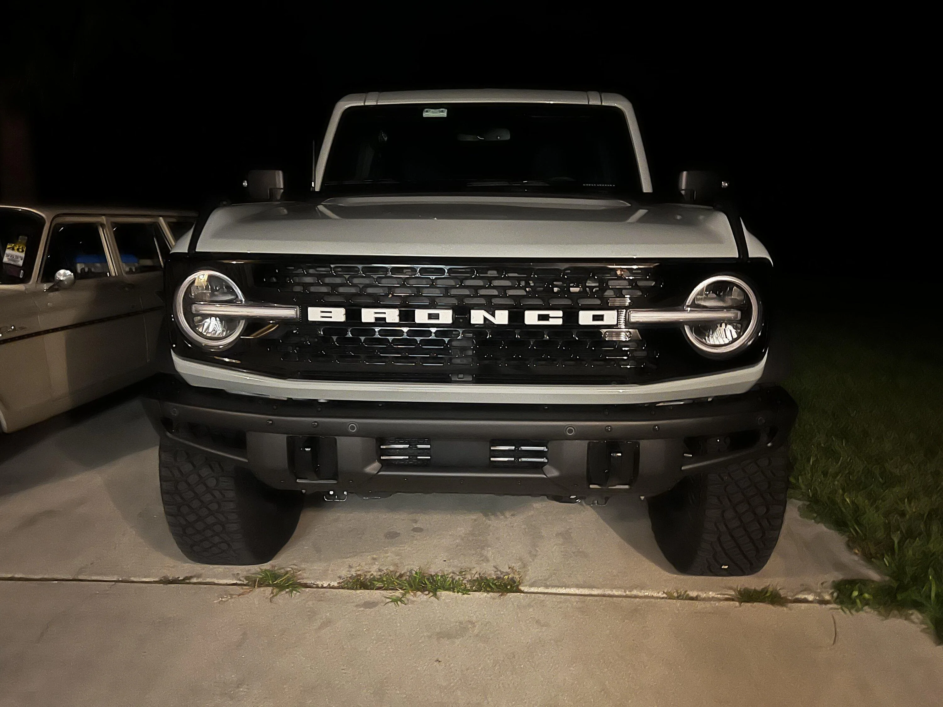 Ford Bronco 6/20/22 Build Week Group tempImageuKS4Hx