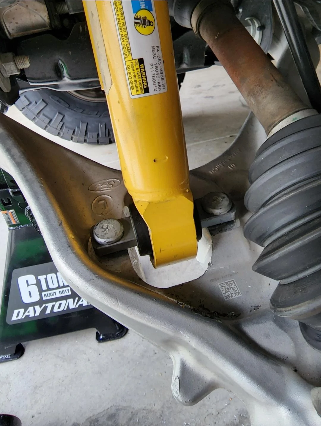 Ford Bronco Anyone installed Rough Country 1" leveling kit? Screenshot_20220824-095926_Photos