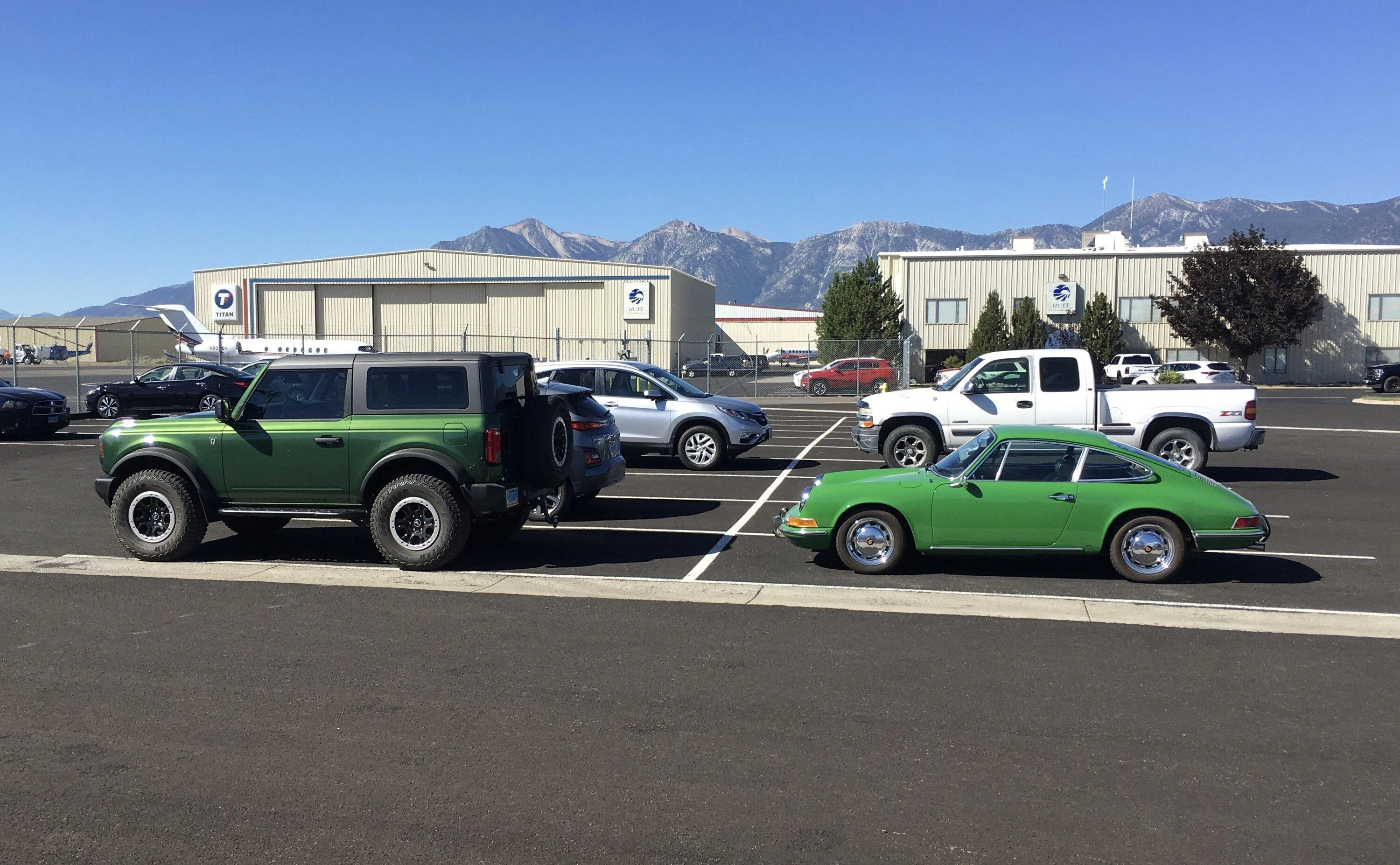 Ford Bronco 5/9 Build Week group. (ManSquatch Week) 51507878-EEF2-4D3B-A94C-556304F1A30E