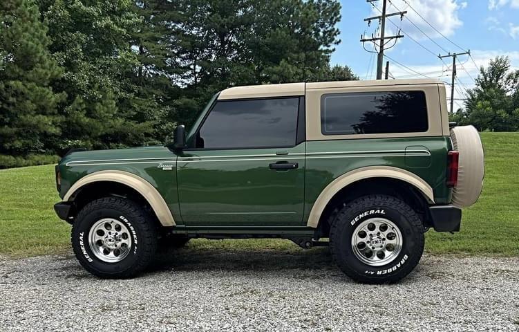 Ford Bronco Eddie Bauer throwback Bronco 6th gen build w/ tan hardtop, fender flares, spare tire cover 78DD6163-B73F-4838-99EA-35B449442A0E
