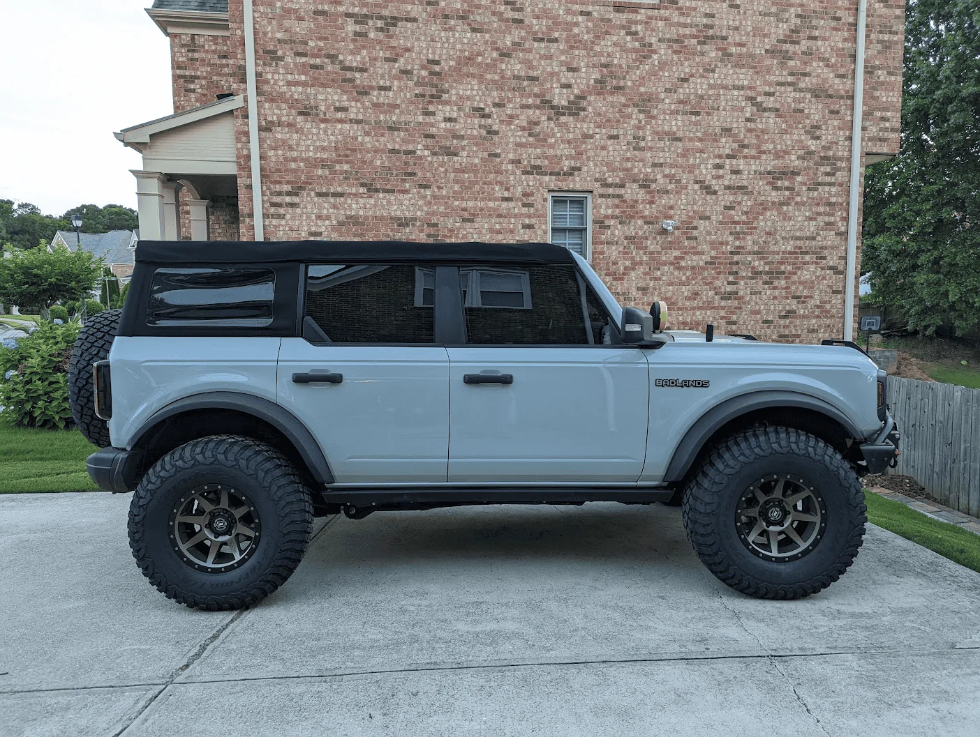 Ford Bronco Icon 2.5 adjustable coilover install (Self Squatch) 1661437395738