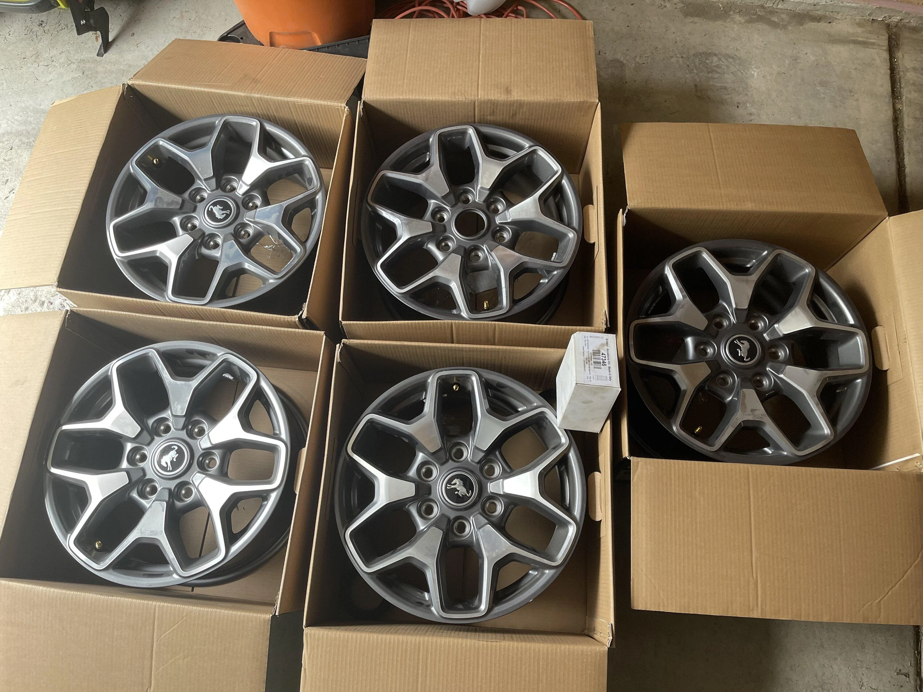 Ford Bronco Badlands Wheel Take Offs EA2E27D0-43C9-401A-93EE-C4AD548A207E