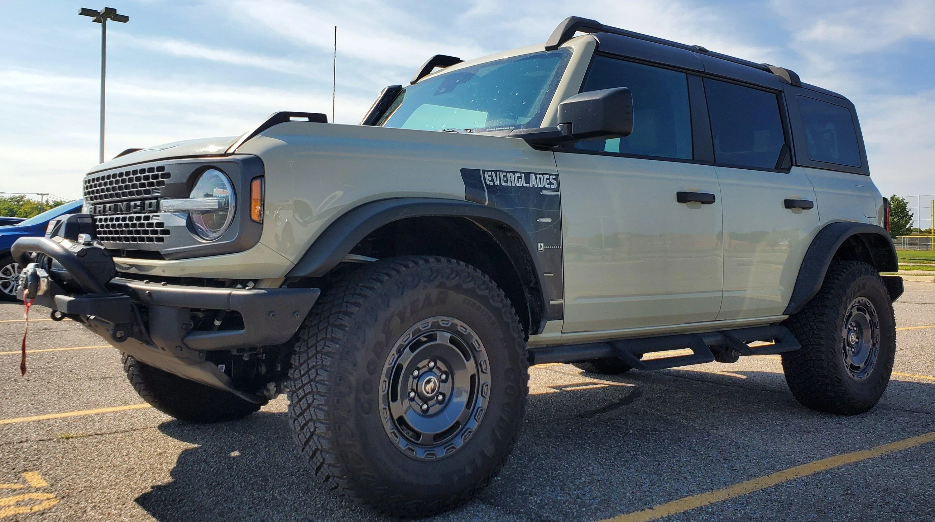 Ford Bronco Everglades Desert Sand Bronco spotted in the wild 20220827_154505
