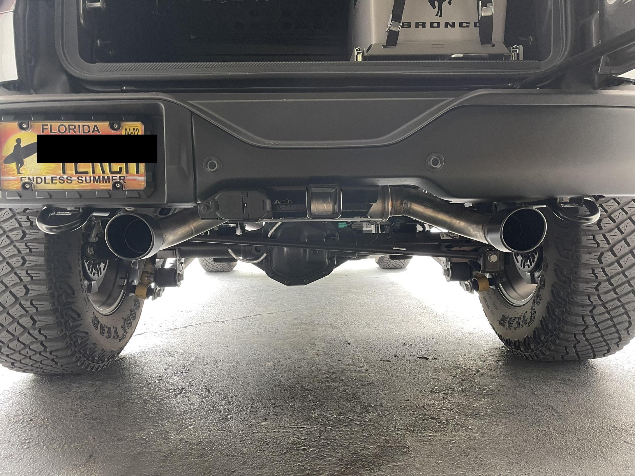 Ford Bronco Flowmaster FlowFX exhaust DA87A9ED-2E44-4986-94B5-7696B1116425