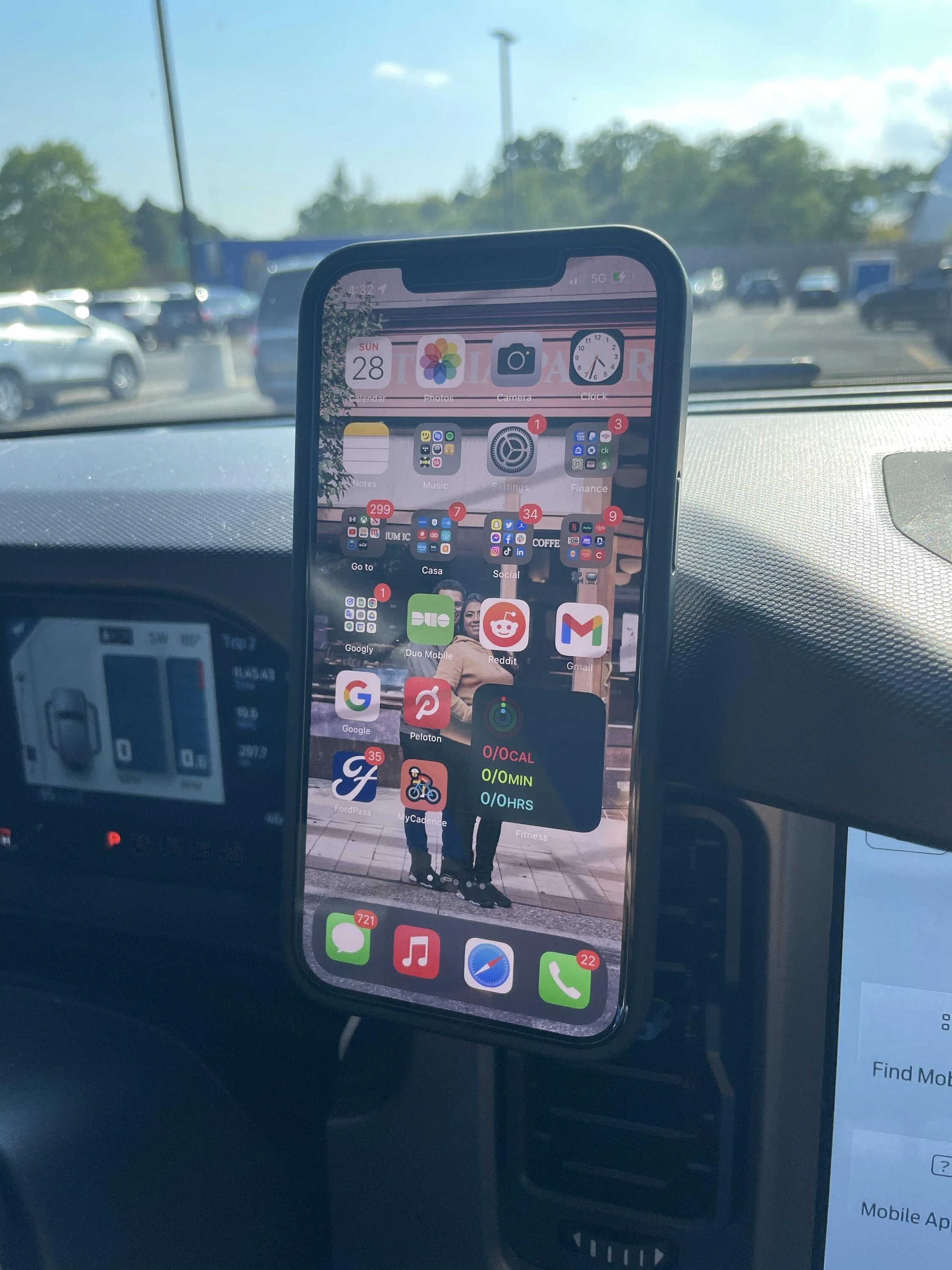 Ford Bronco iPhone Mounting/Charging Solution 013CBB2E-98D4-40CA-A1E4-6103EBA81CE9
