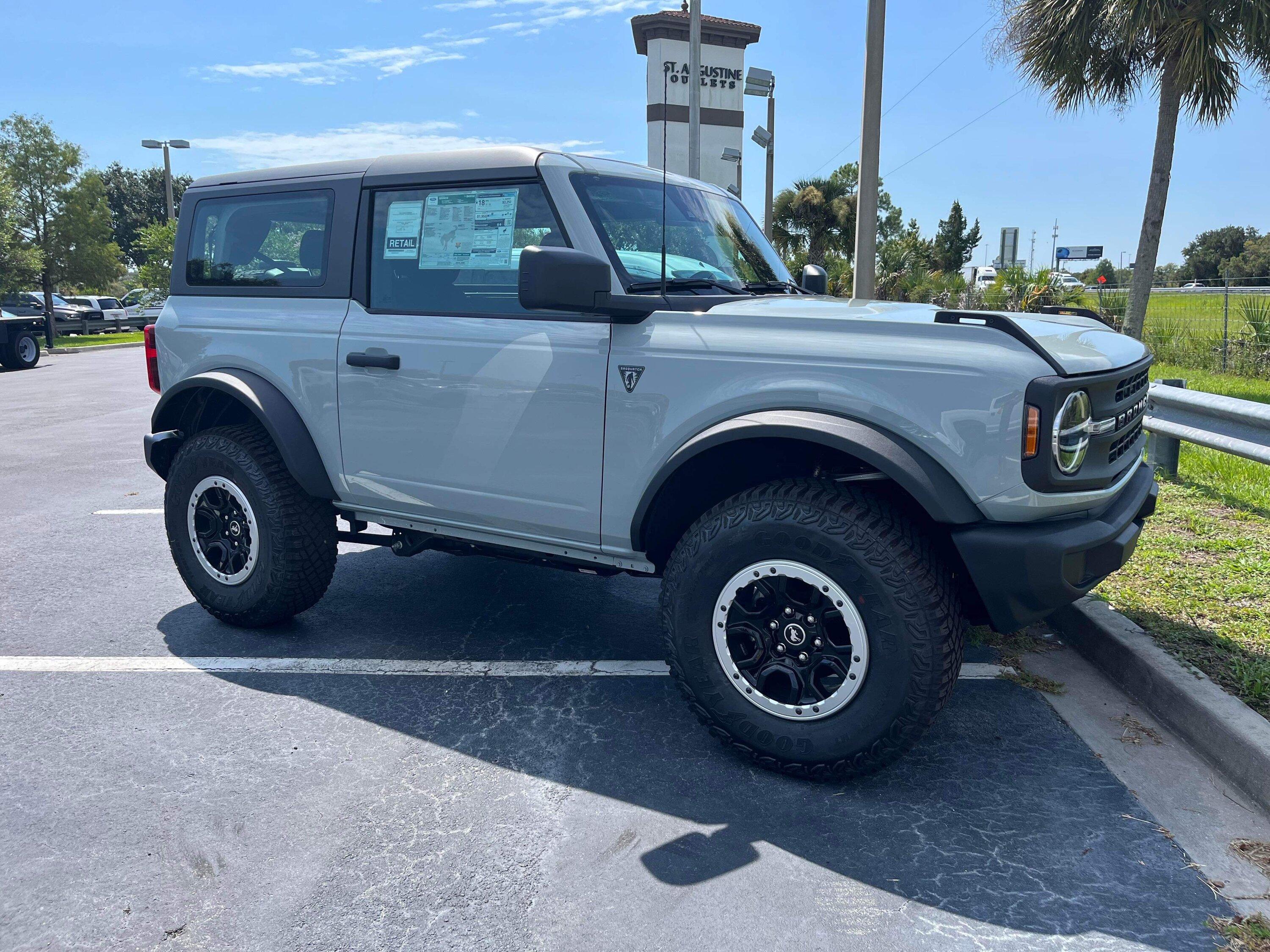 Ford Bronco 2022 Base w/Sasquatch package 13FA3D02-9DCD-44BE-8F16-F5014CAEE7F4