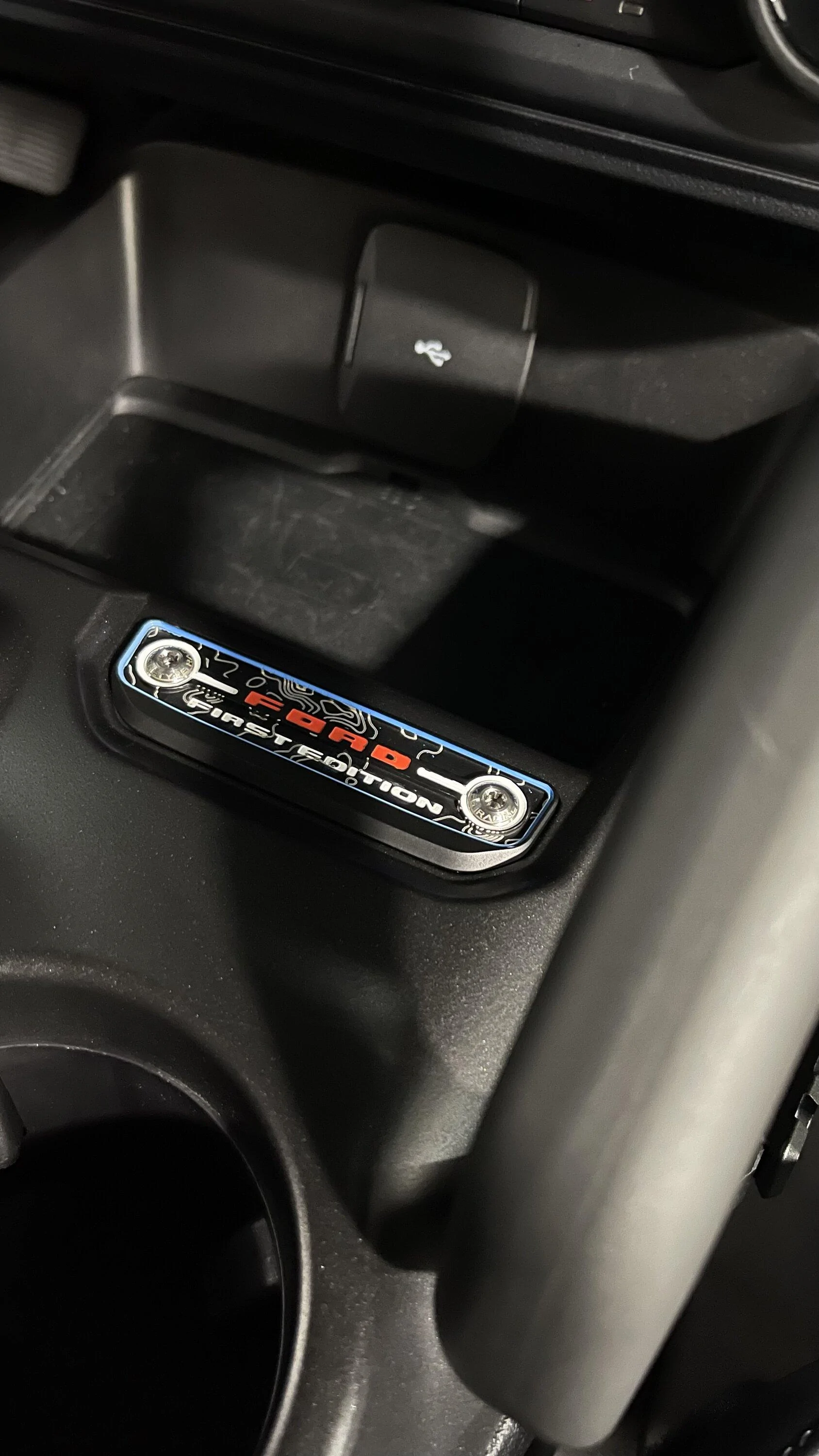 Ford Bronco AR | BADLANDS Center Console VIN Plate BE0CB626-2C5D-4614-97AA-6C11D61A1138