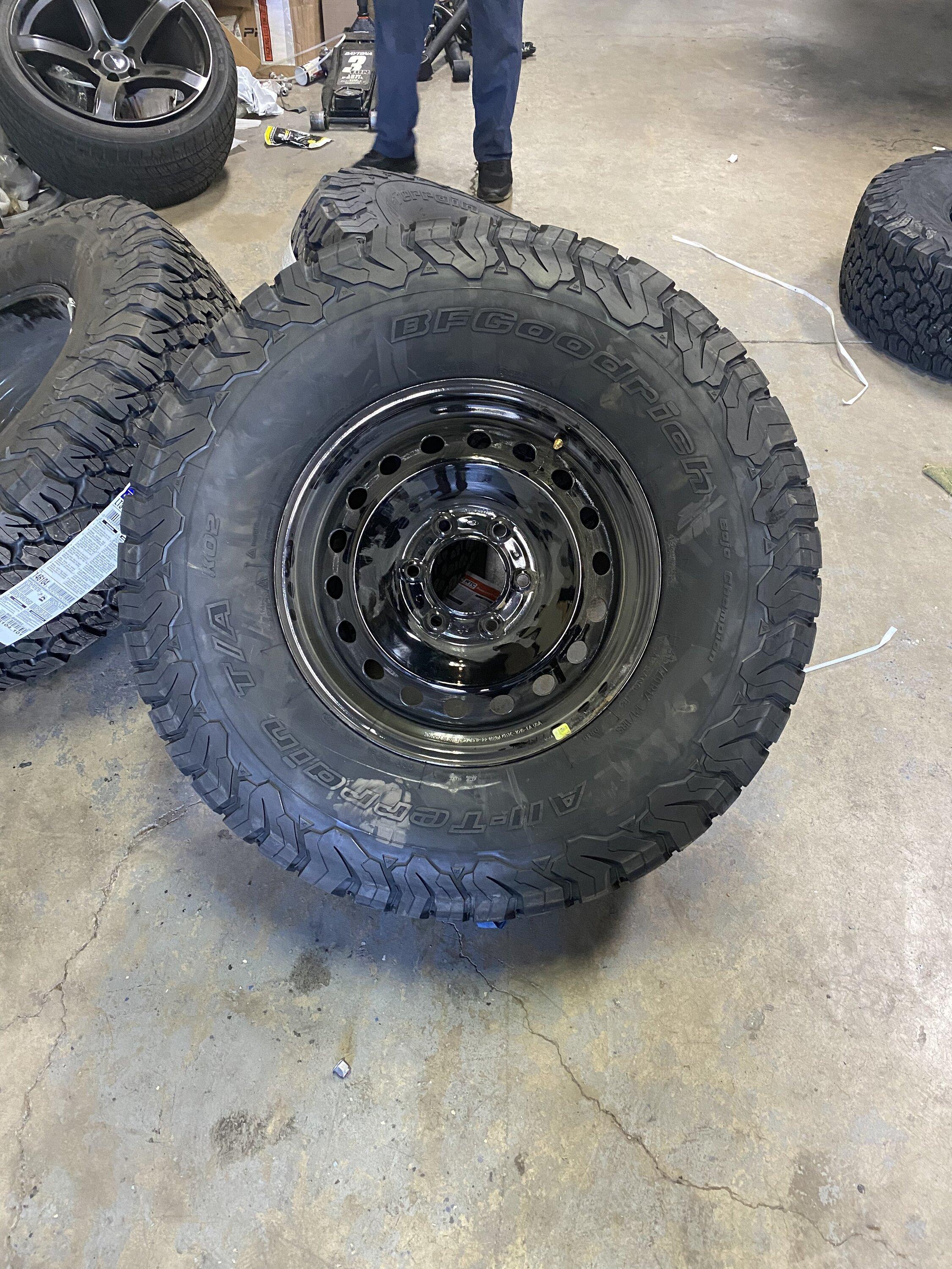 Ford Bronco Flicka, the 2 Door Iconic Silver Bronco on polished revolver mags wheels 274FEB10-F73B-4F9C-9FAC-0A275E32B663