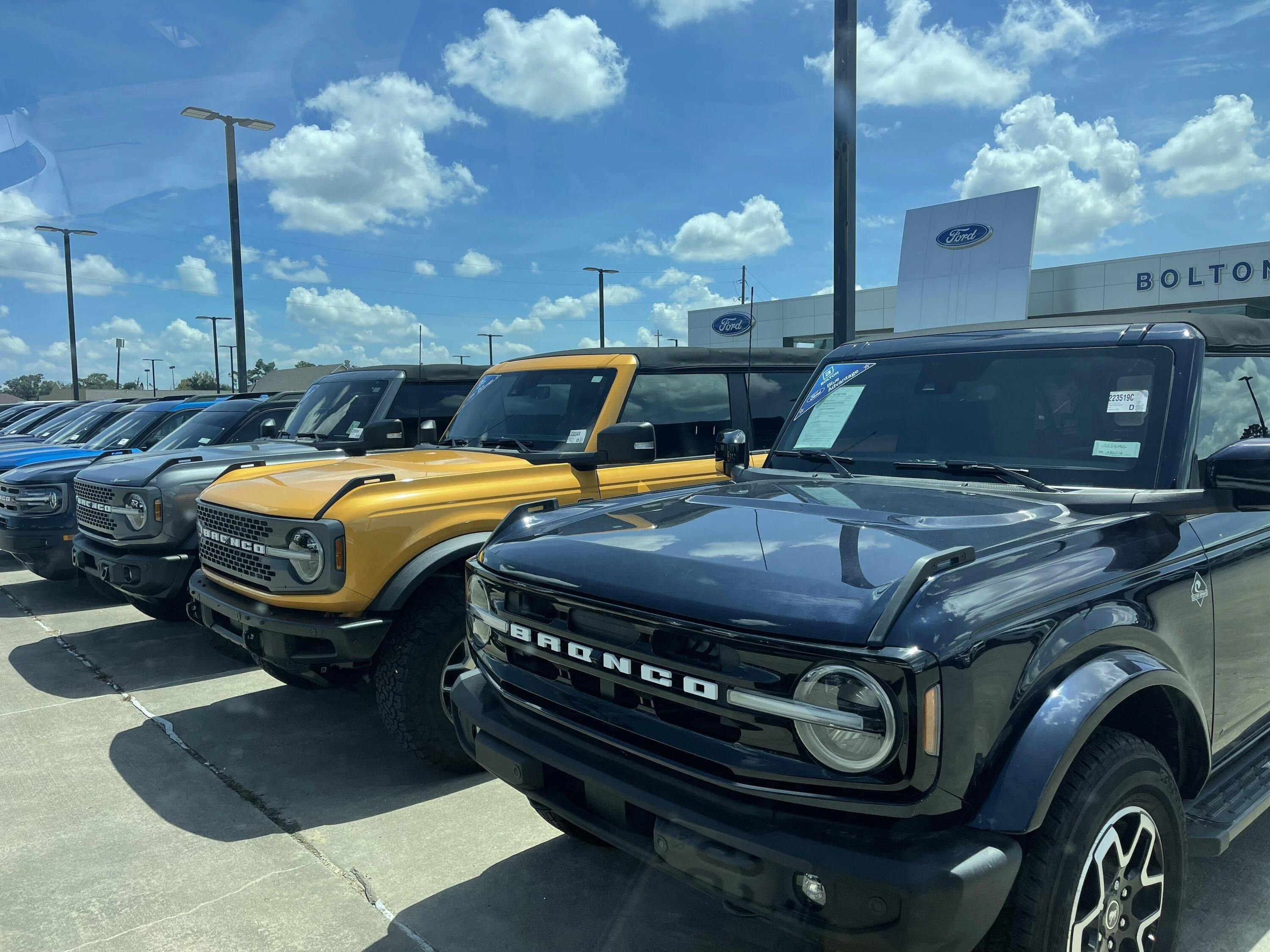 Ford Bronco Broncos on the lot spotted E12B2E41-A385-446D-A7D8-0A1986270F6A