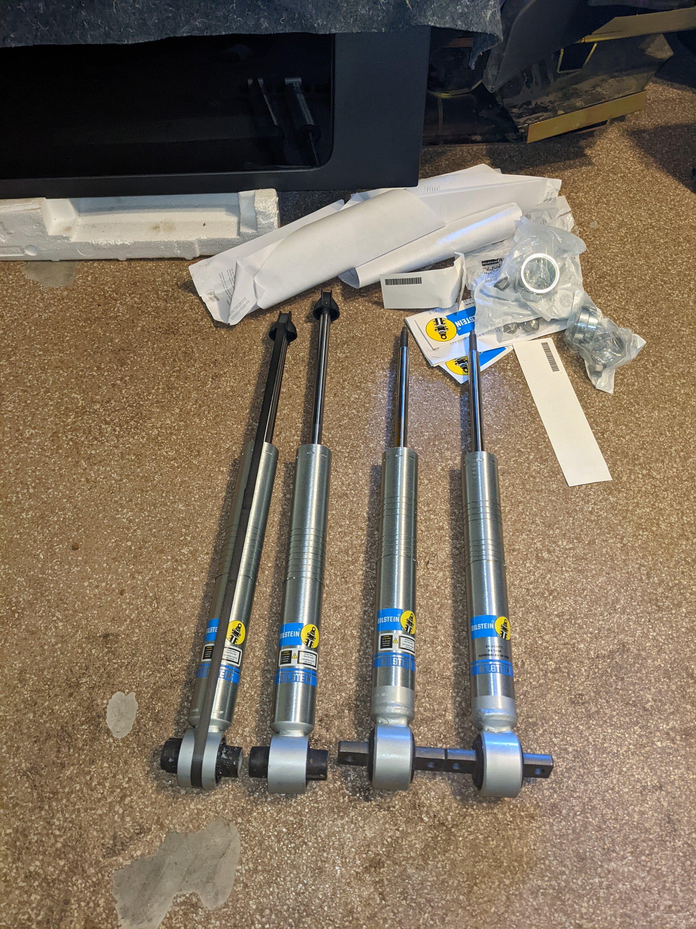 Ford Bronco Bilstein 5100 adjustable lift shocks installed. Before & after pics (updated with Wildtrak tires & wheels) PXL_20220901_213130637