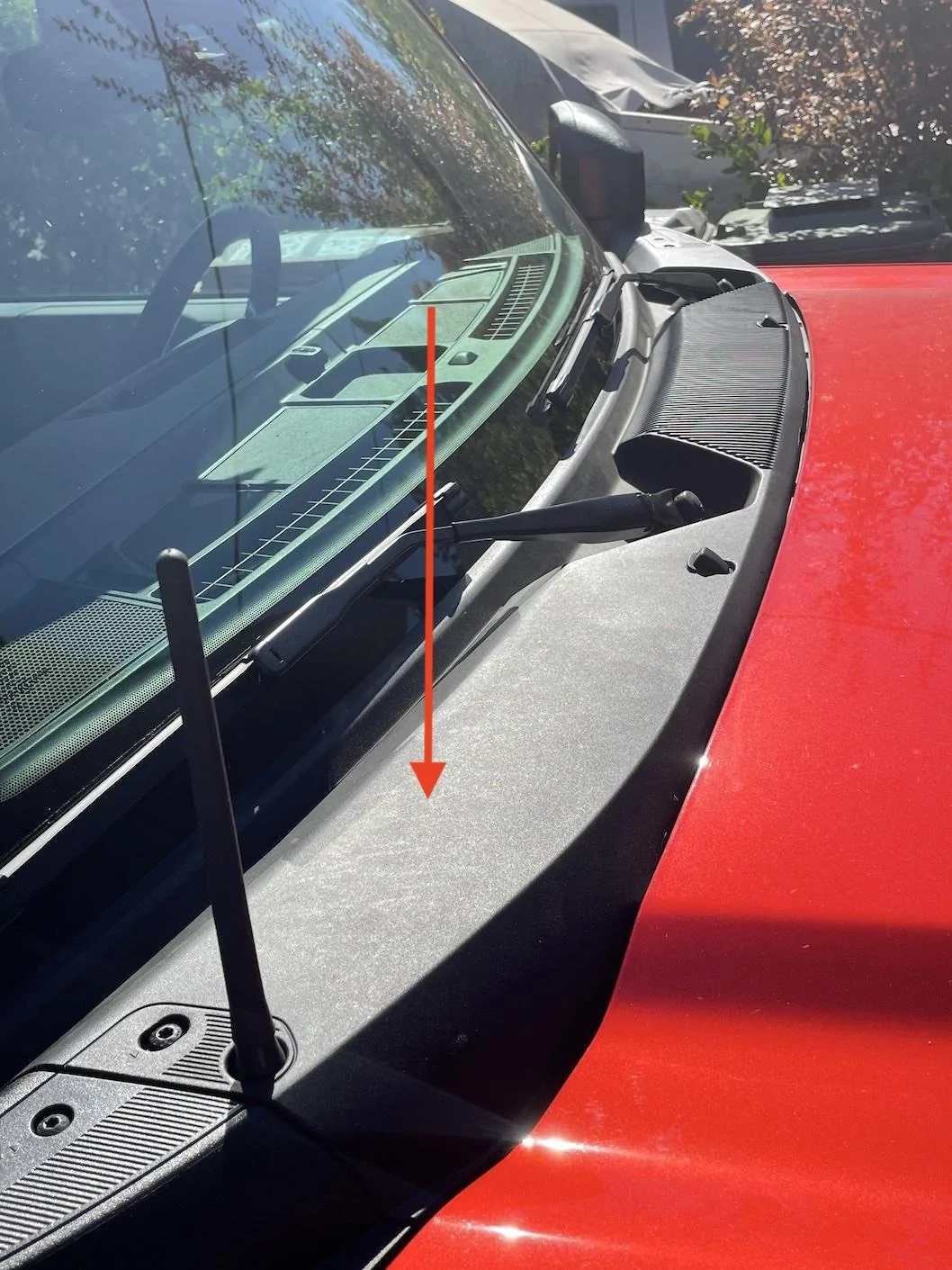 Ford Bronco Windshield Fluid Leak - Line Not Hooked Up? IMG_0757