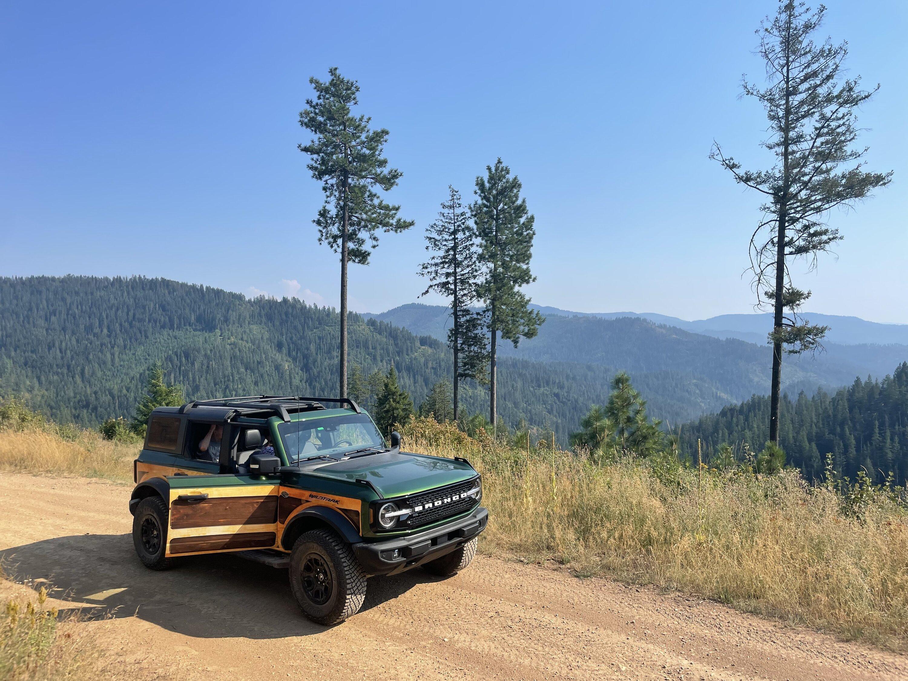 Ford Bronco ERUPTION GREEN Bronco Club 3B8A1769-899A-4822-AE3E-0A9FB3E96045