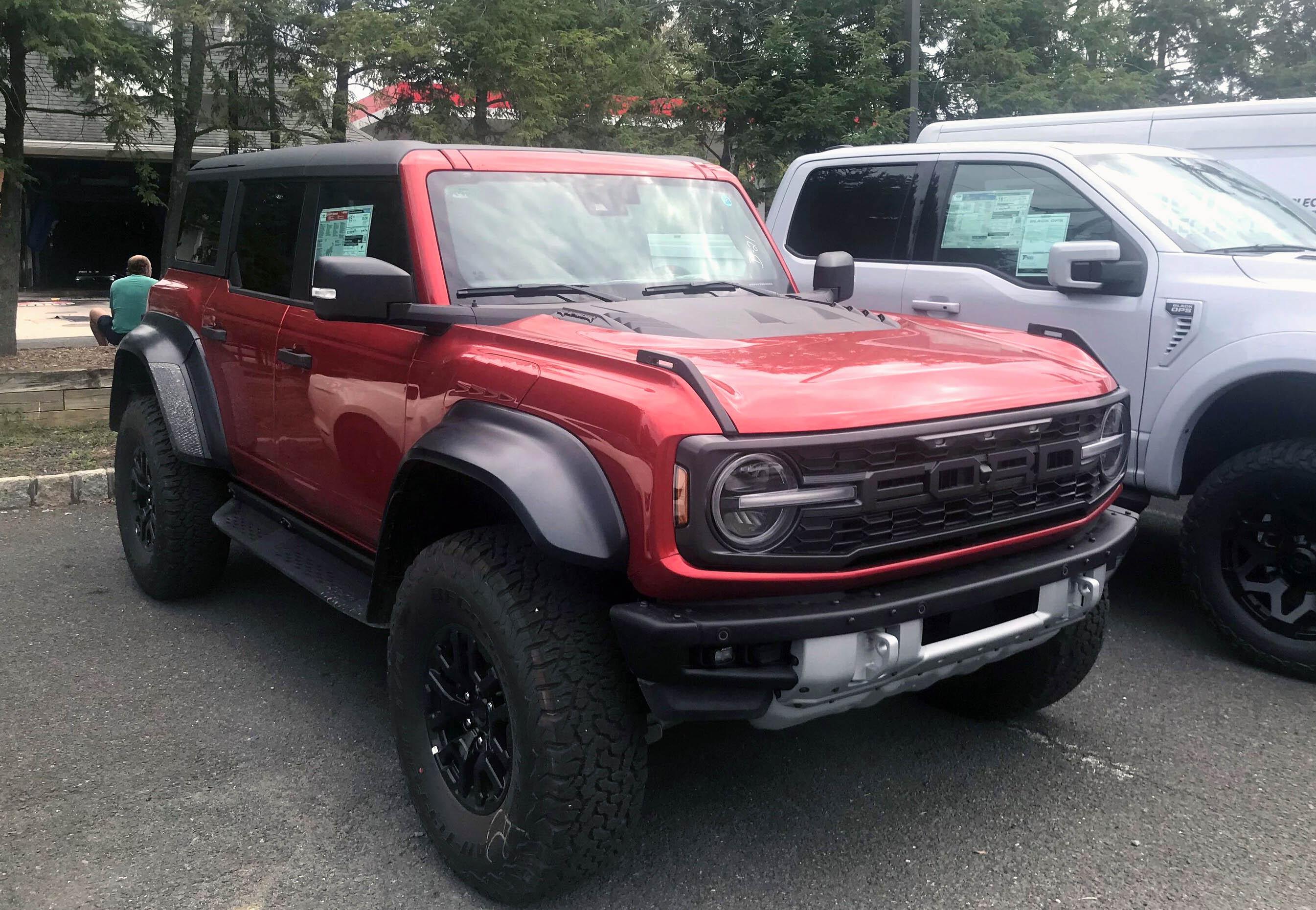 Ford Bronco 🌶 My Bronco Raptor (Hot Pepper Red) arrived at dealer today (9/3) hot pepper red bronco raptor delivery