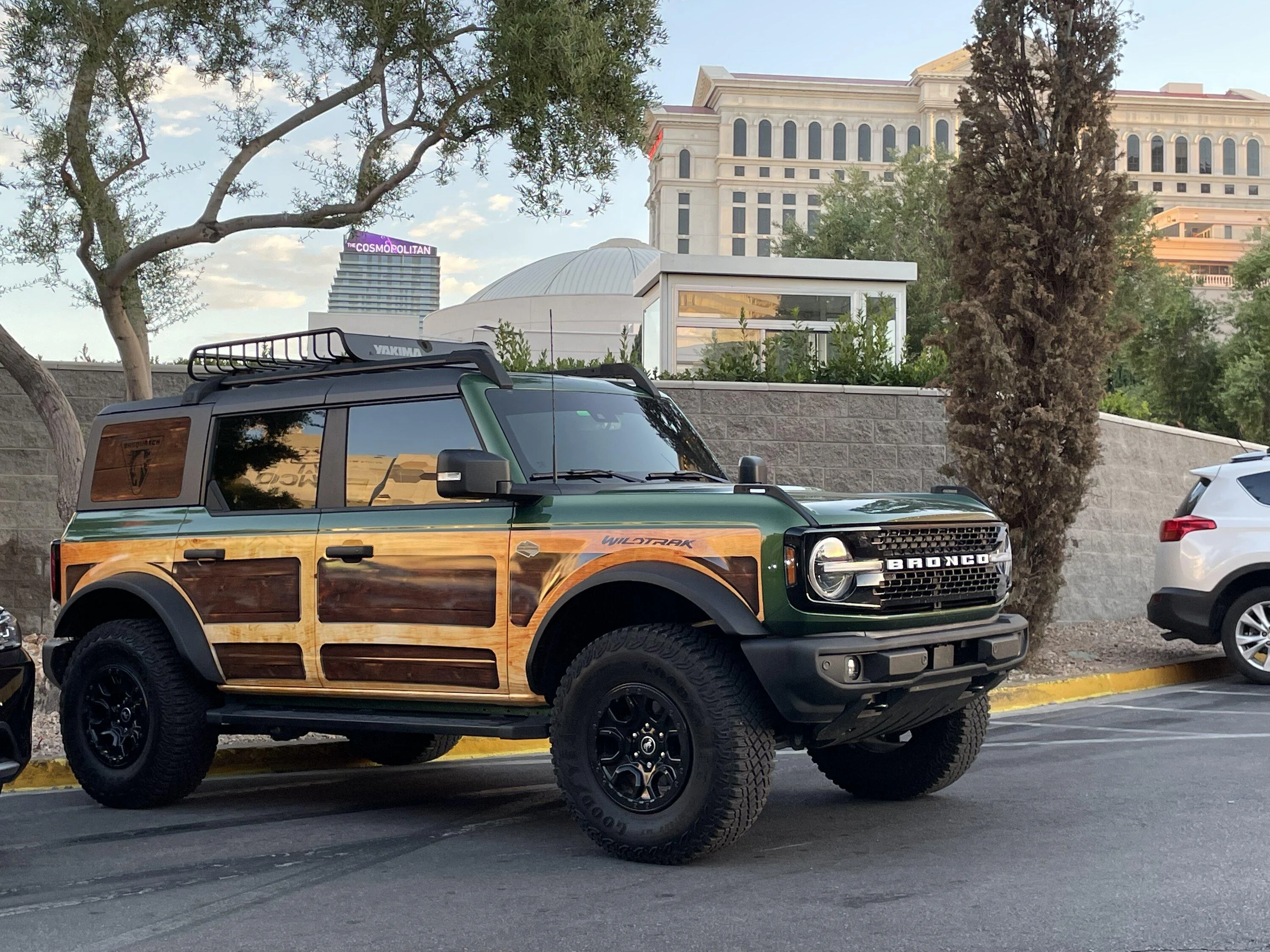 Ford Bronco ERUPTION GREEN Bronco Club 2720A402-F1B1-4F5B-88CD-0A44AE232859