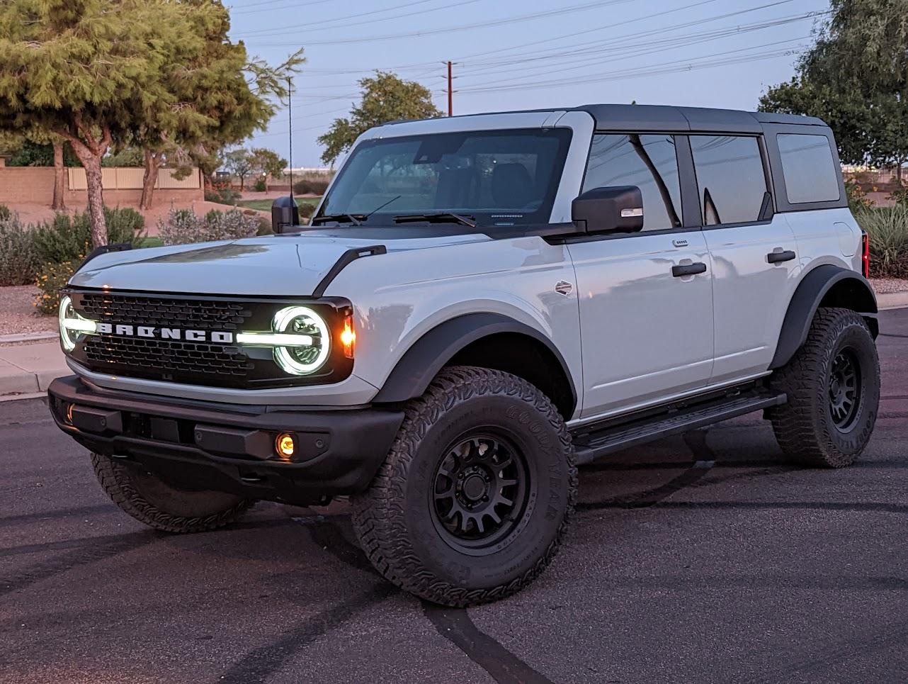 Ford Bronco CACTUS GRAY Bronco Club PXL_20220906_020647963.NIGHT