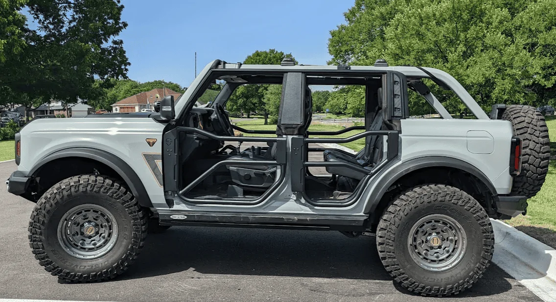 Ford Bronco Tube doors, or not? 1662474187300