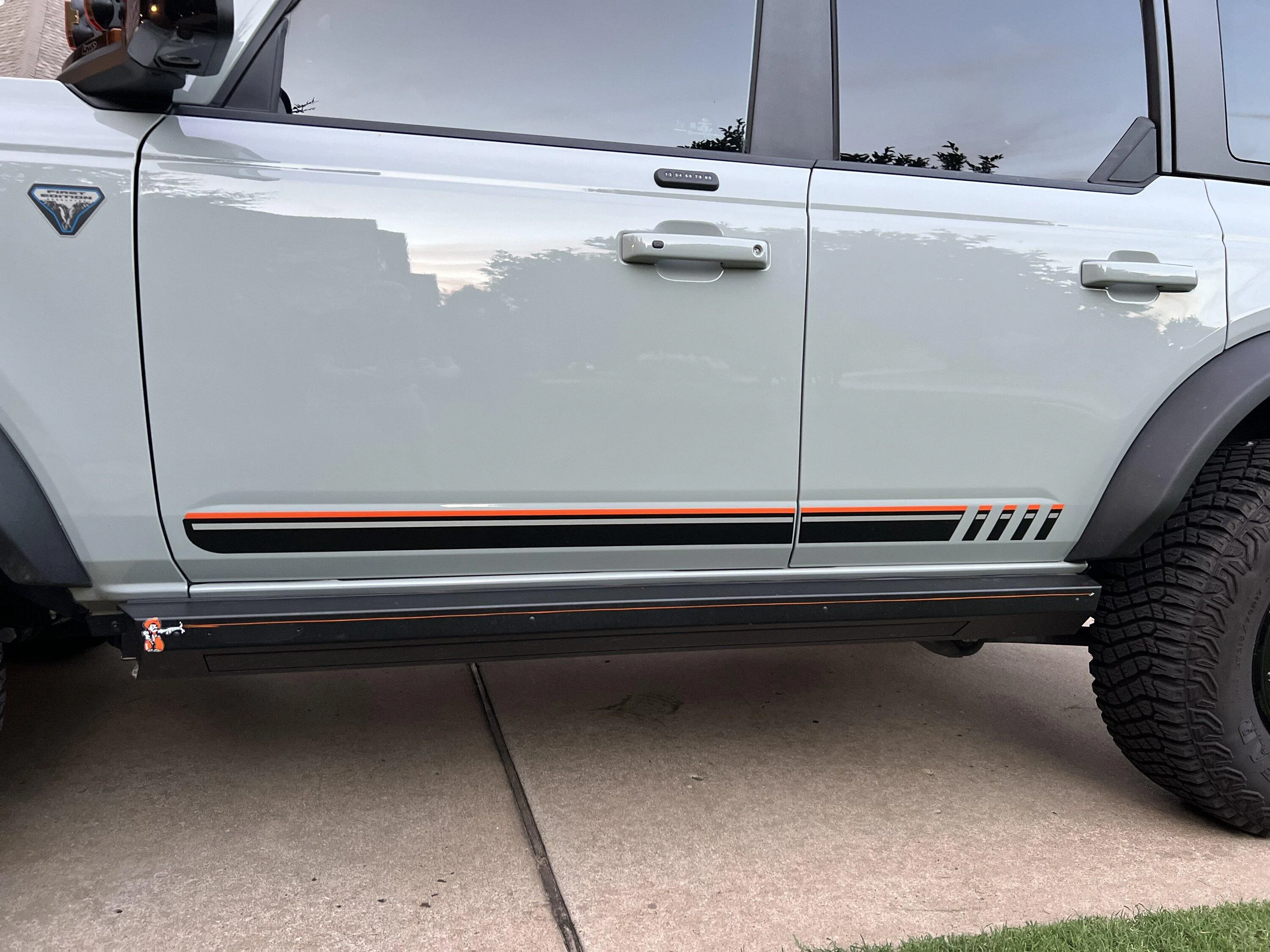 Ford Bronco CACTUS GRAY Bronco Club 75C1134E-5F0E-437A-BE09-8113320E2ED4