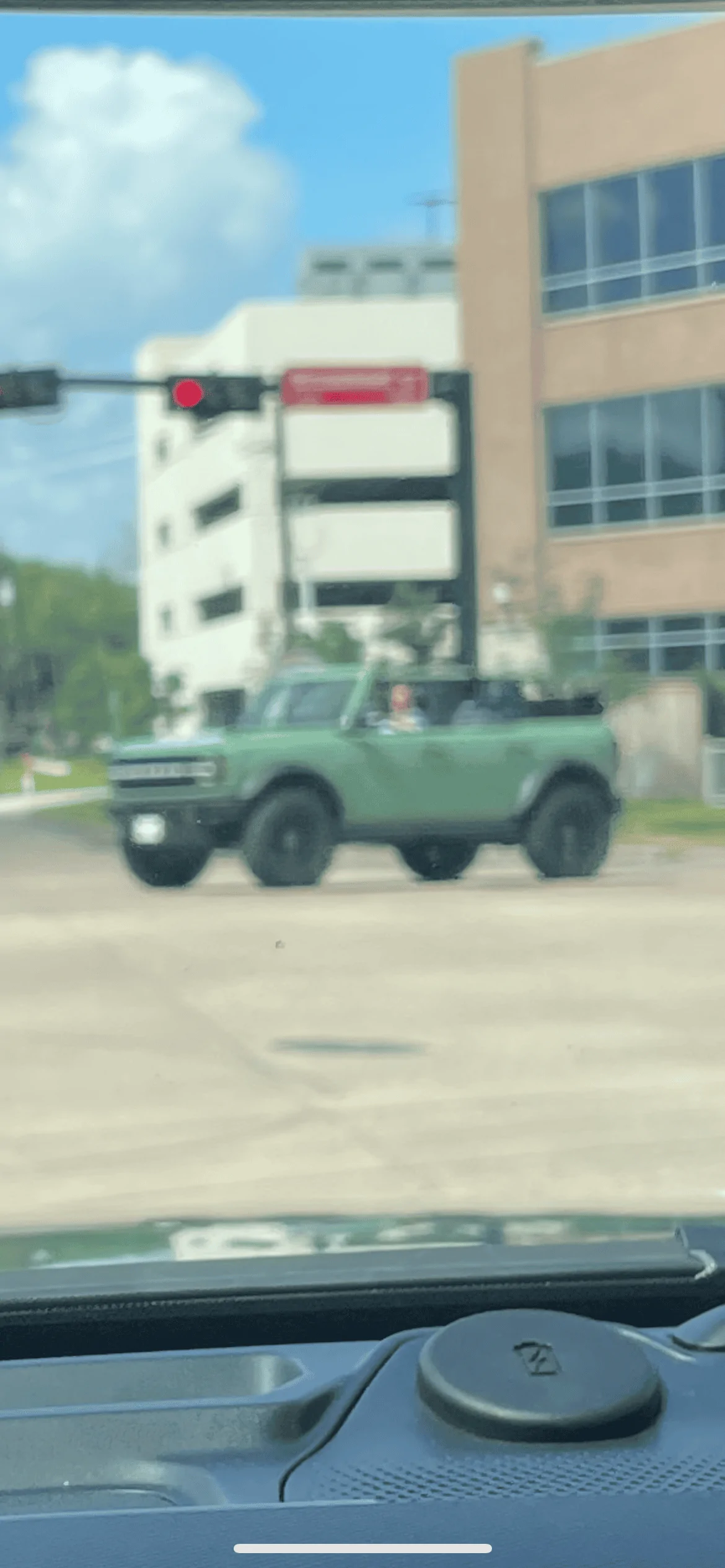 Ford Bronco ERUPTION GREEN Bronco Club 7F7573C8-86EE-4403-9FD0-12846419BF00