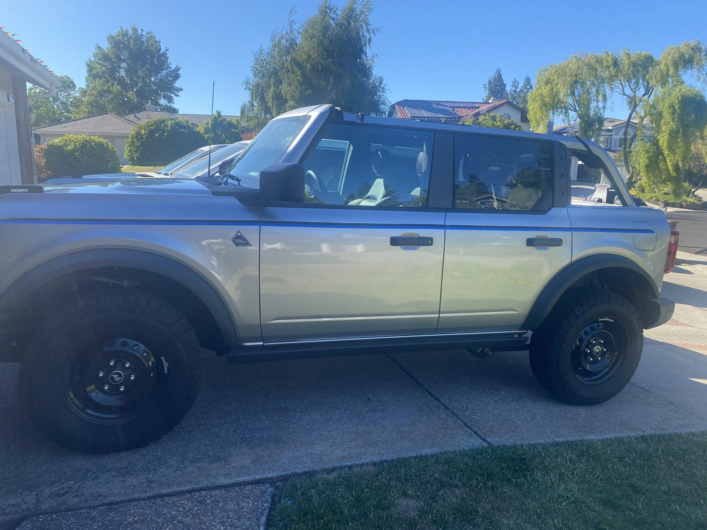 Ford Bronco ICONIC SILVER Bronco Club Stri