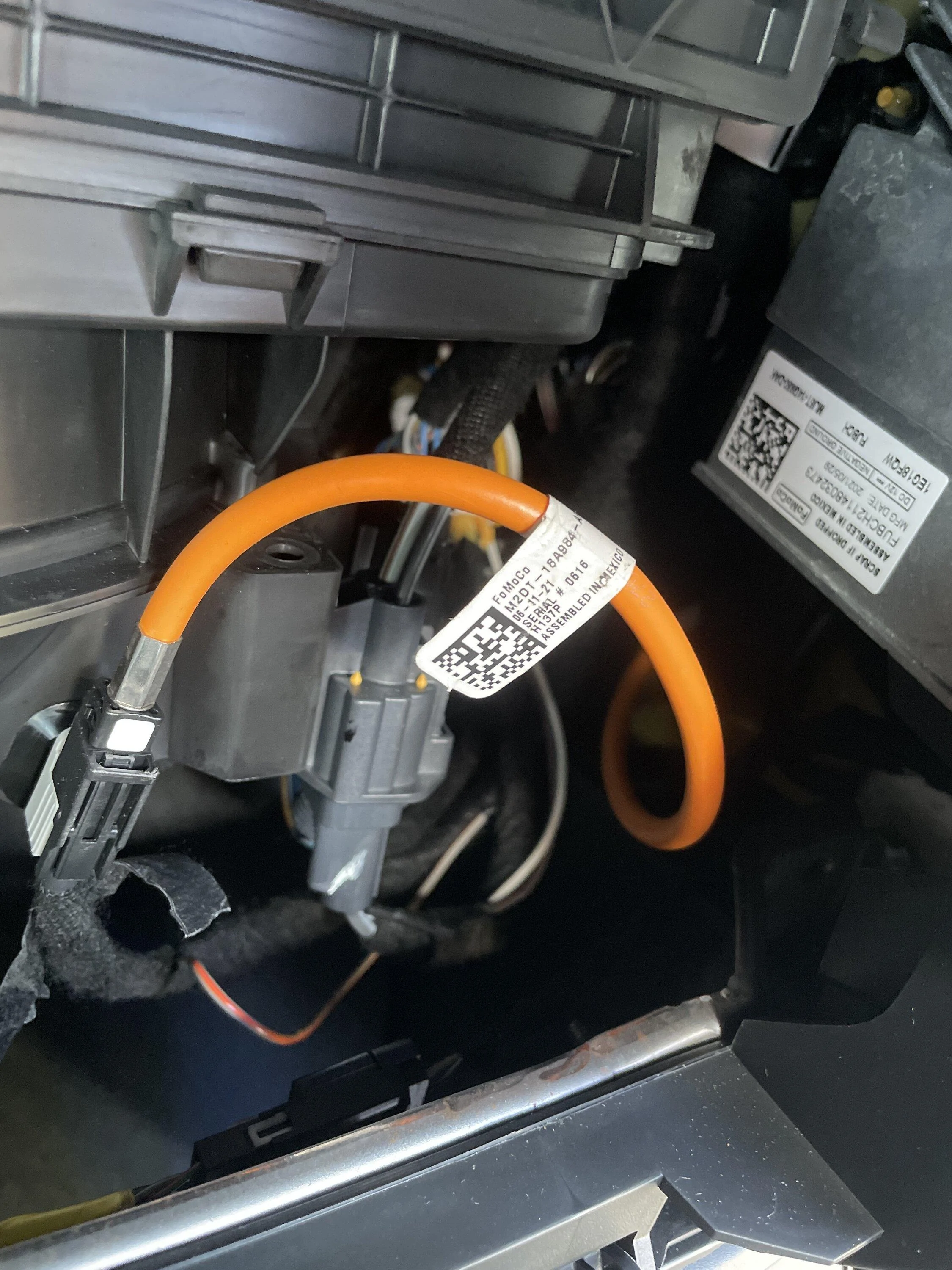 Ford Bronco Glovebox auxiliary wiring imag