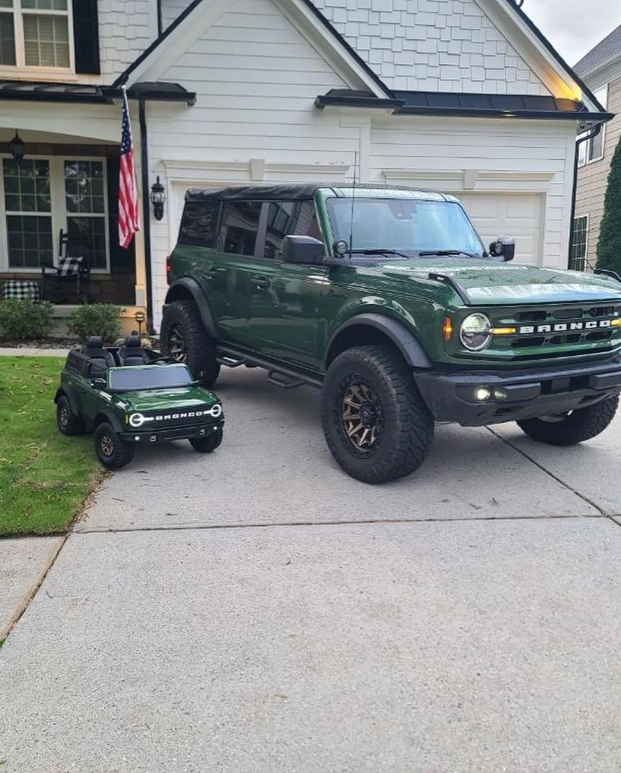 Ford Bronco His & Hers Broncos - Post Yours! 305157440_10225734524647667_3775828579829563113_n