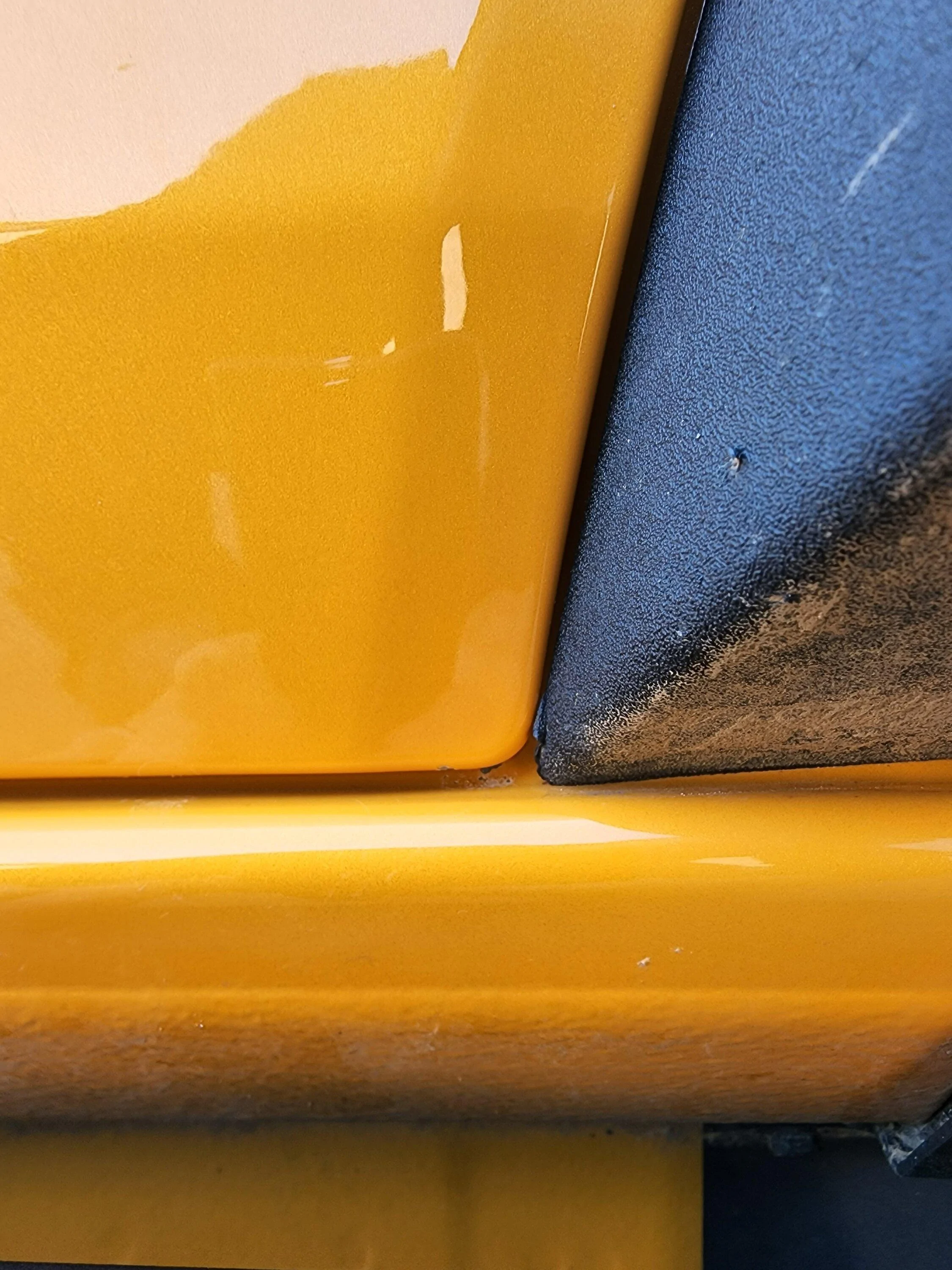Ford Bronco Rear inner door paint chipping 20220909_124148
