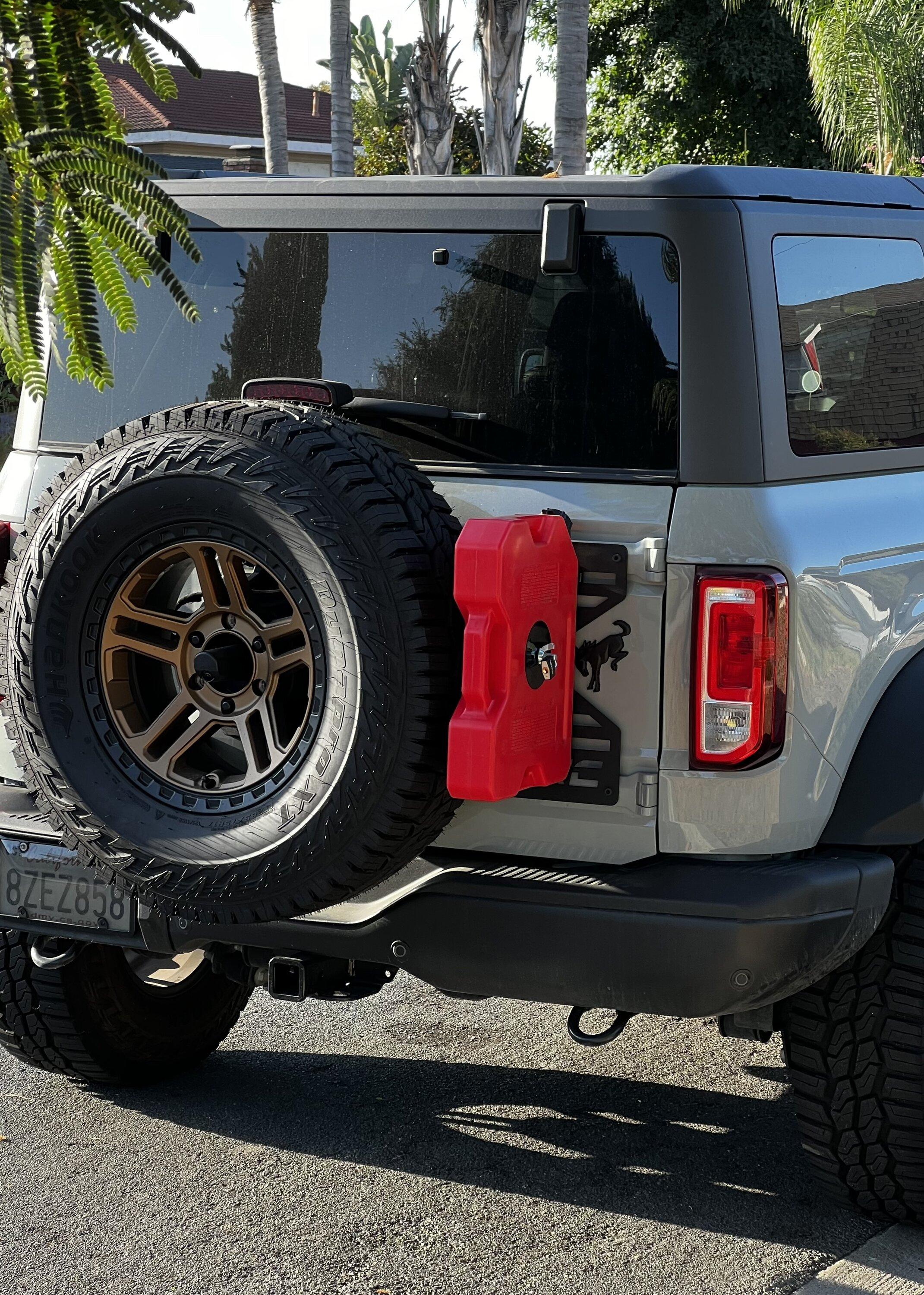 Ford Bronco Jerry can mount build. 48CE5888-61FF-4DD2-965C-387BD38C7740