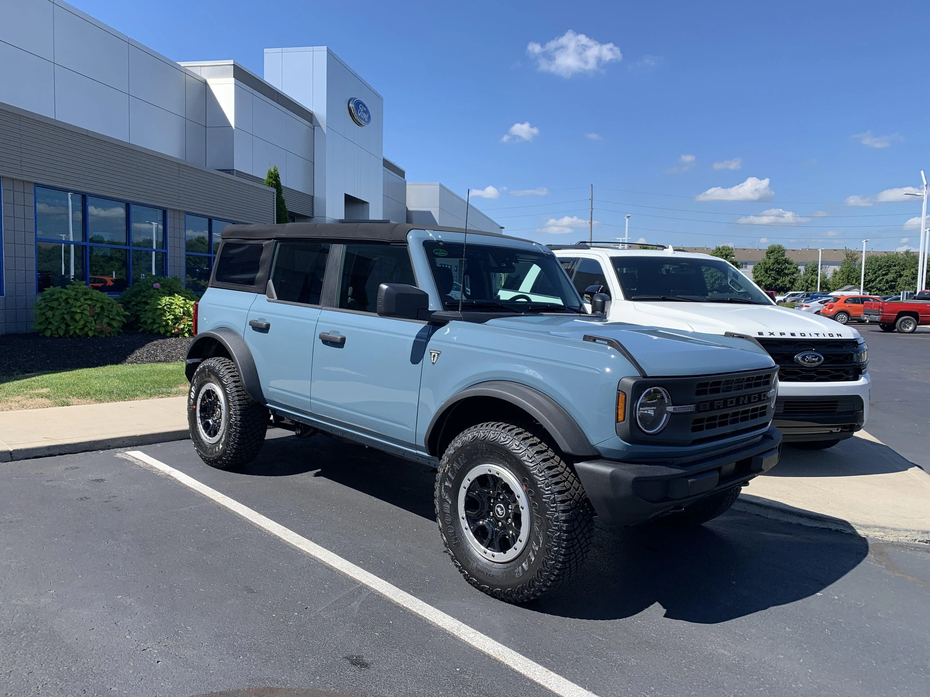 Ford Bronco ….. 2F77E0D7-2444-43B4-A9FC-1E694707CB45