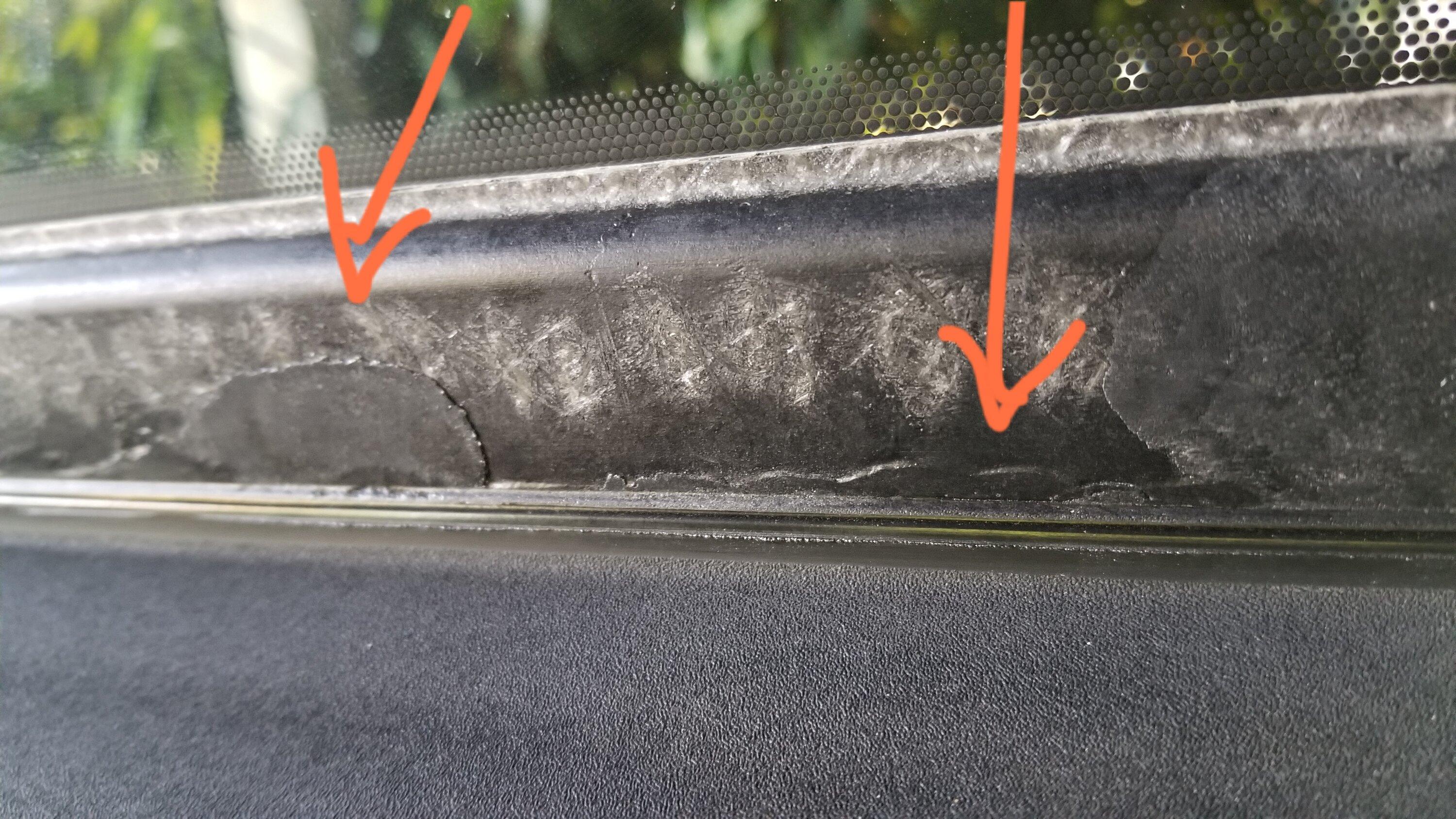 Ford Bronco Is this pre-existing inside roof damage? 20220909_172908