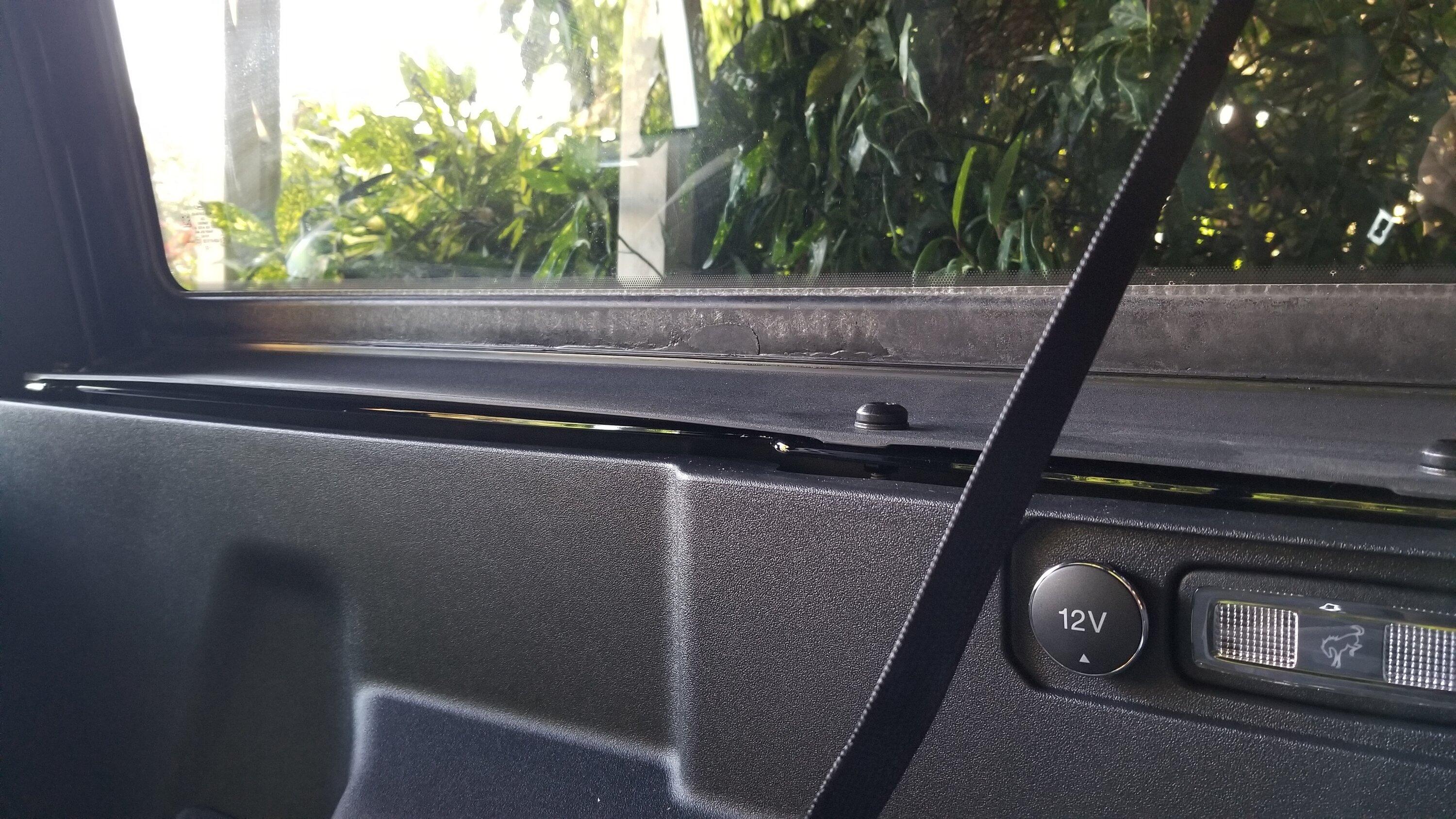Ford Bronco Is this pre-existing inside roof damage? 20220909_171724
