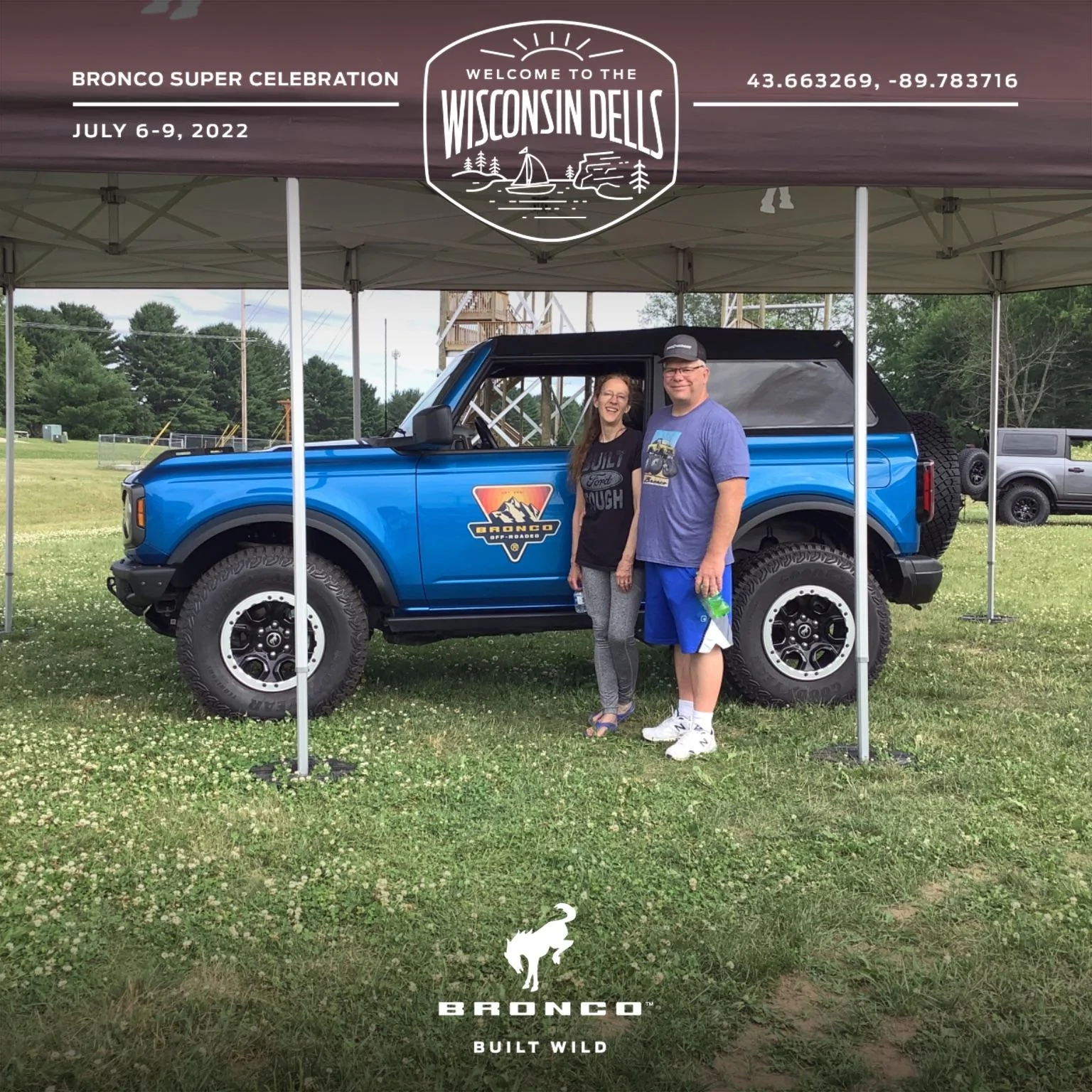 Ford Bronco Parked at Lowes A7A10627-AC51-4F12-9F8D-968466E671C3