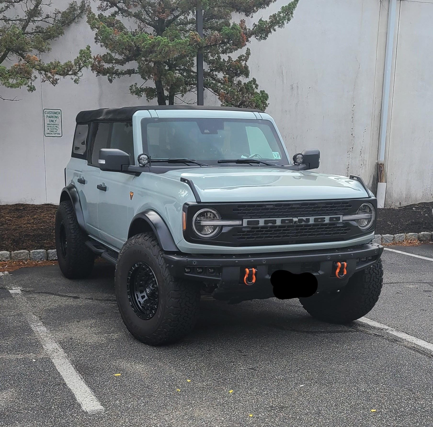 Ford Bronco Wrapped my fender flares with carbon fiber 20220821_164739 (3)