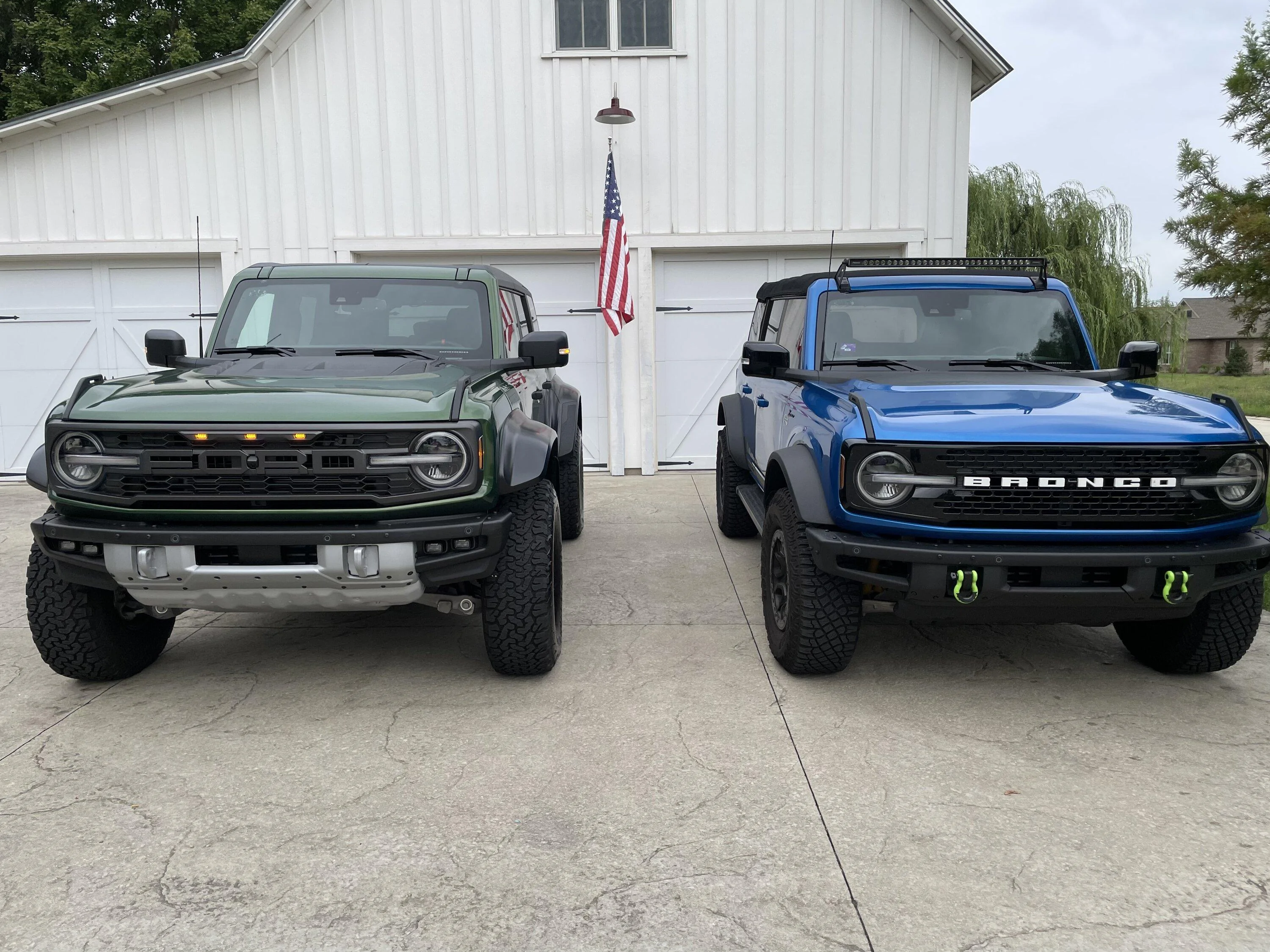 Ford Bronco Day 1 Reservation Holder = Bronco Raptor delivered in Eruption Green (vs Wildtrak & F-150 Tremor pics) 1C630B31-5CB0-4FAB-93F2-B590B41953E9