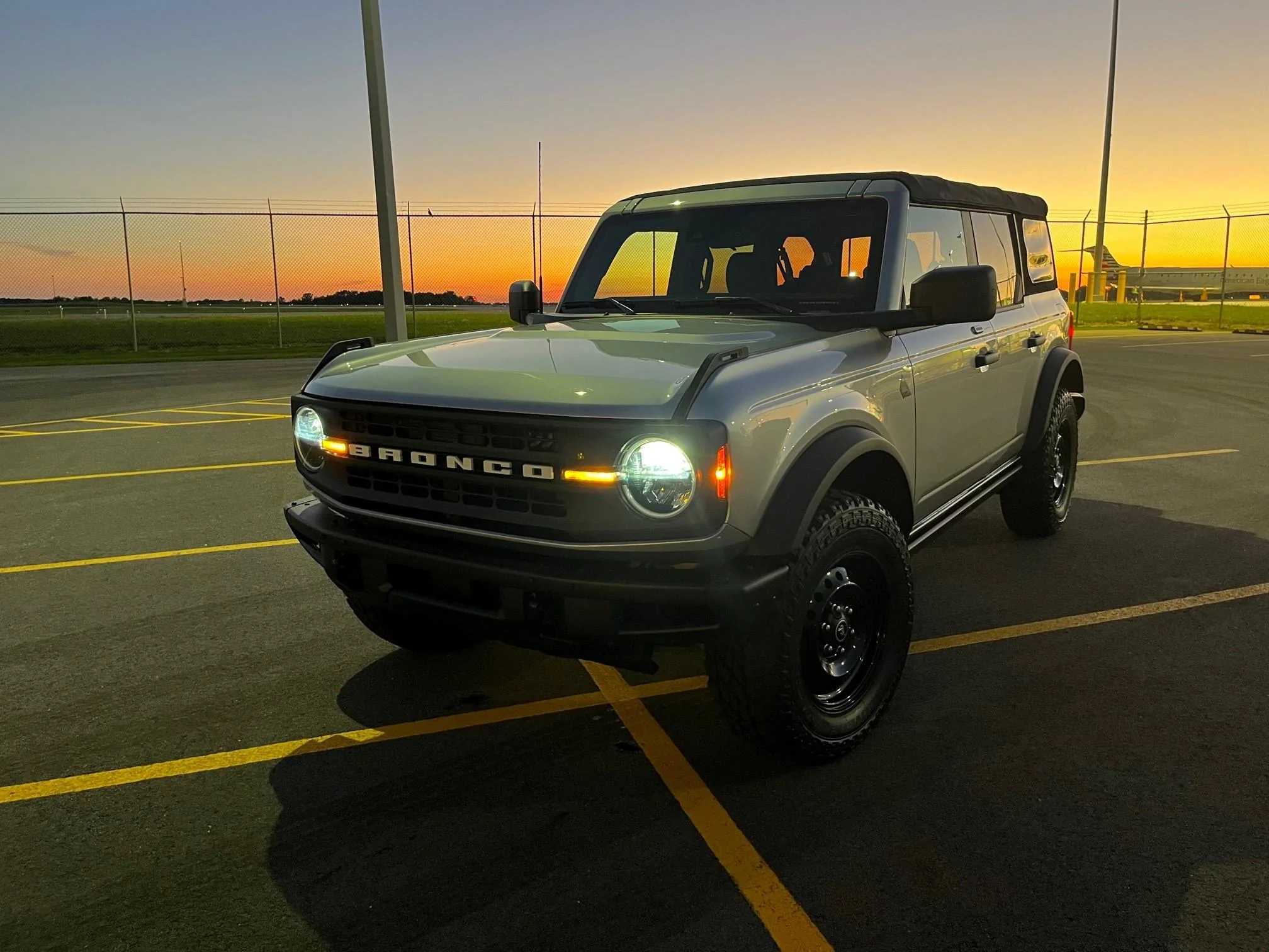 Ford Bronco ICONIC SILVER Bronco Club bronco 5