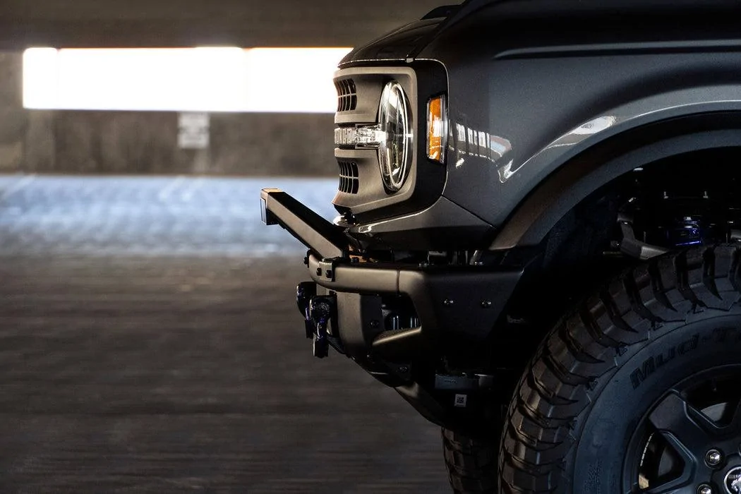 Ford Bronco DV8 Offroad | Factory Modular Front Bumper Bull Bar onco-oem-steel-bumper-bull-bar-with-light_1051x700