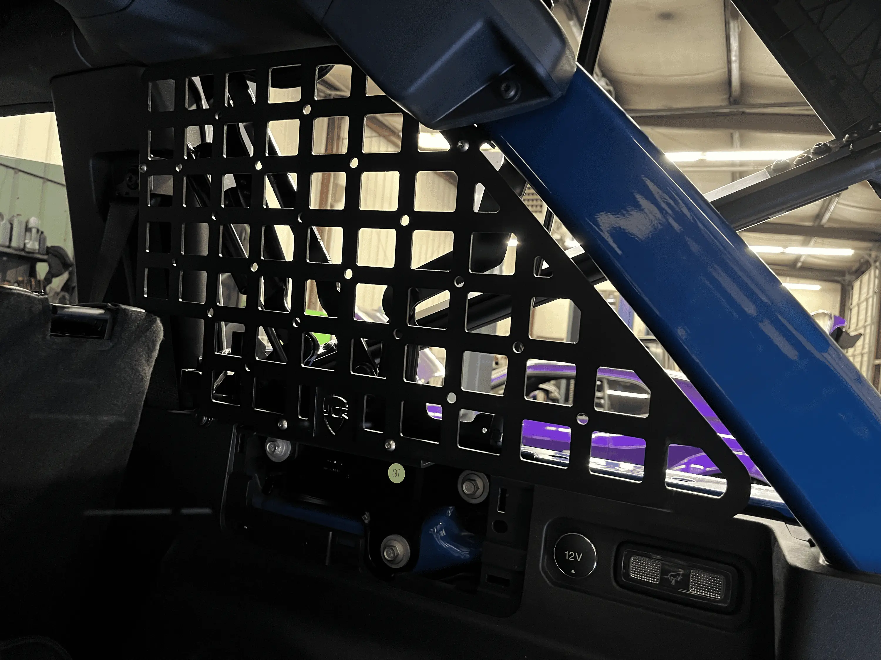 Ford Bronco JCR Offroad Molle window panels installed tempImagemyw91l