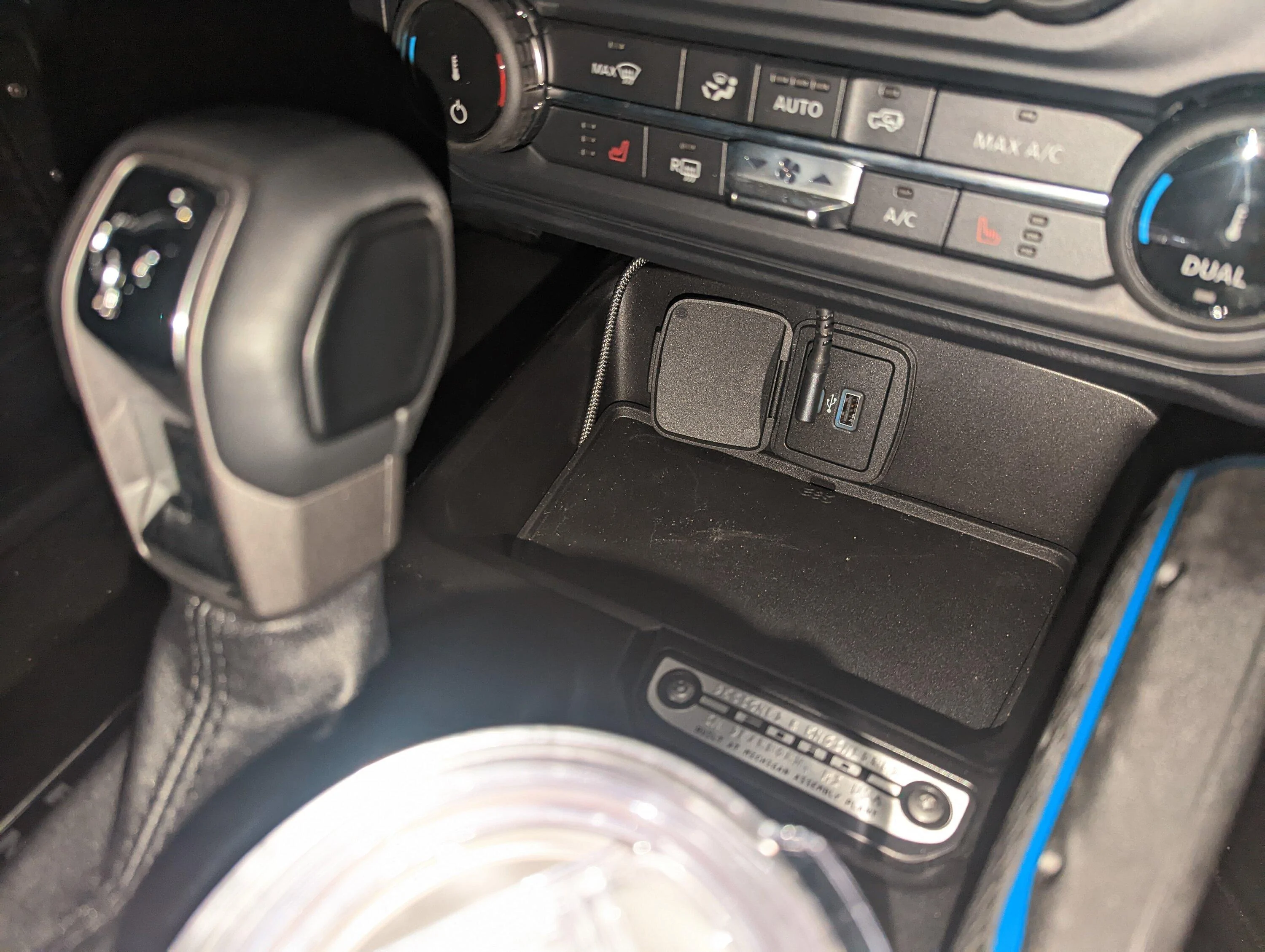 Ford Bronco Adding wireless charging PXL_20220914_040850891