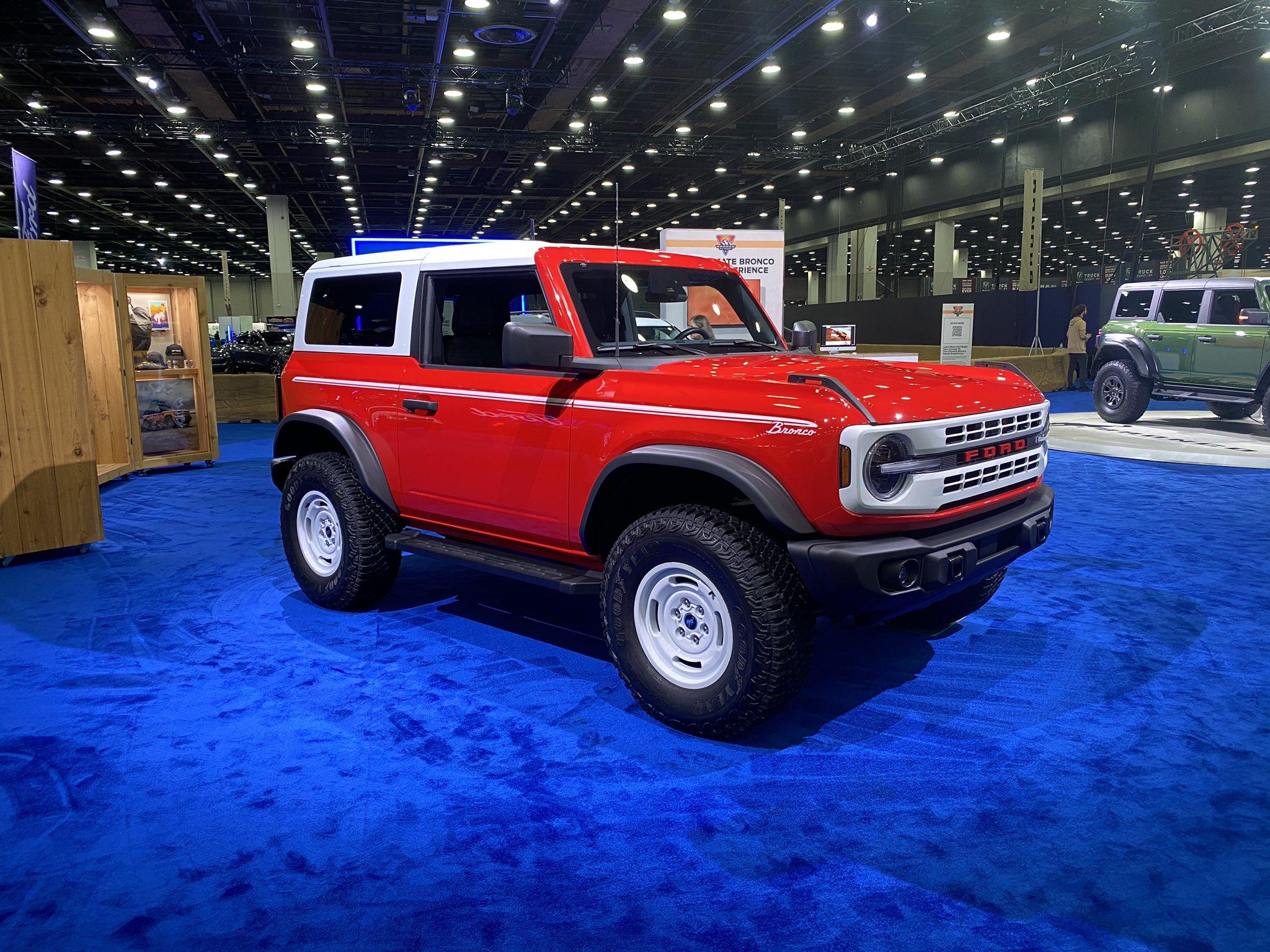 Ford Bronco RACE RED Bronco Club FcngrESX0AEdKNX