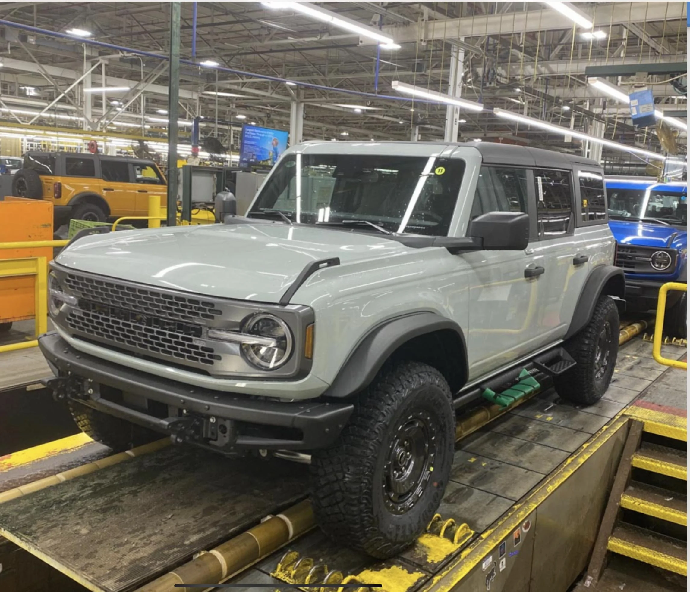 Ford Bronco 8/8/22 Build Week Group. 2398C053-9138-4BA5-8DD0-D33F414CC53D