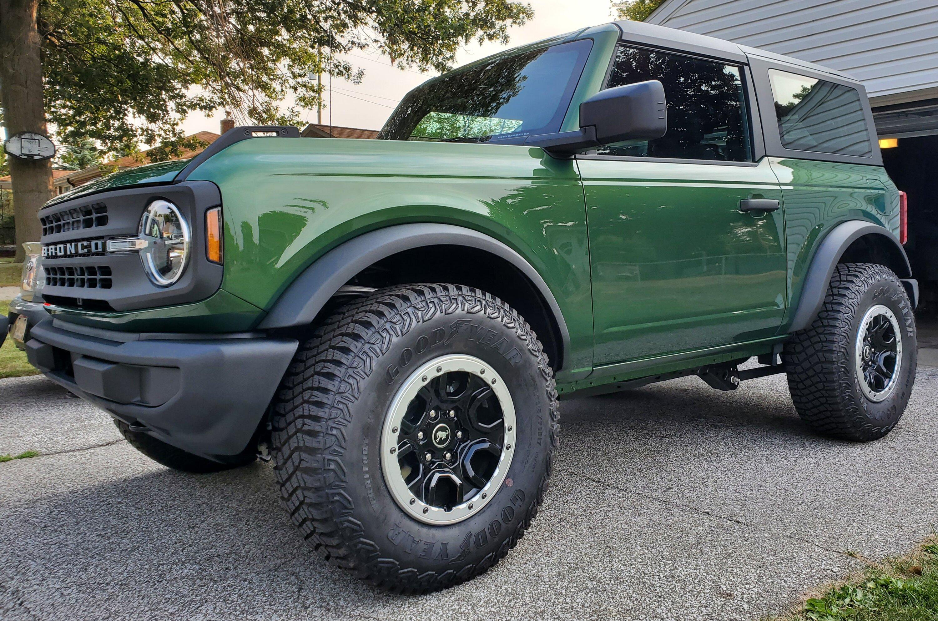 Ford Bronco 9/5/22 Build week group 20220915_173335