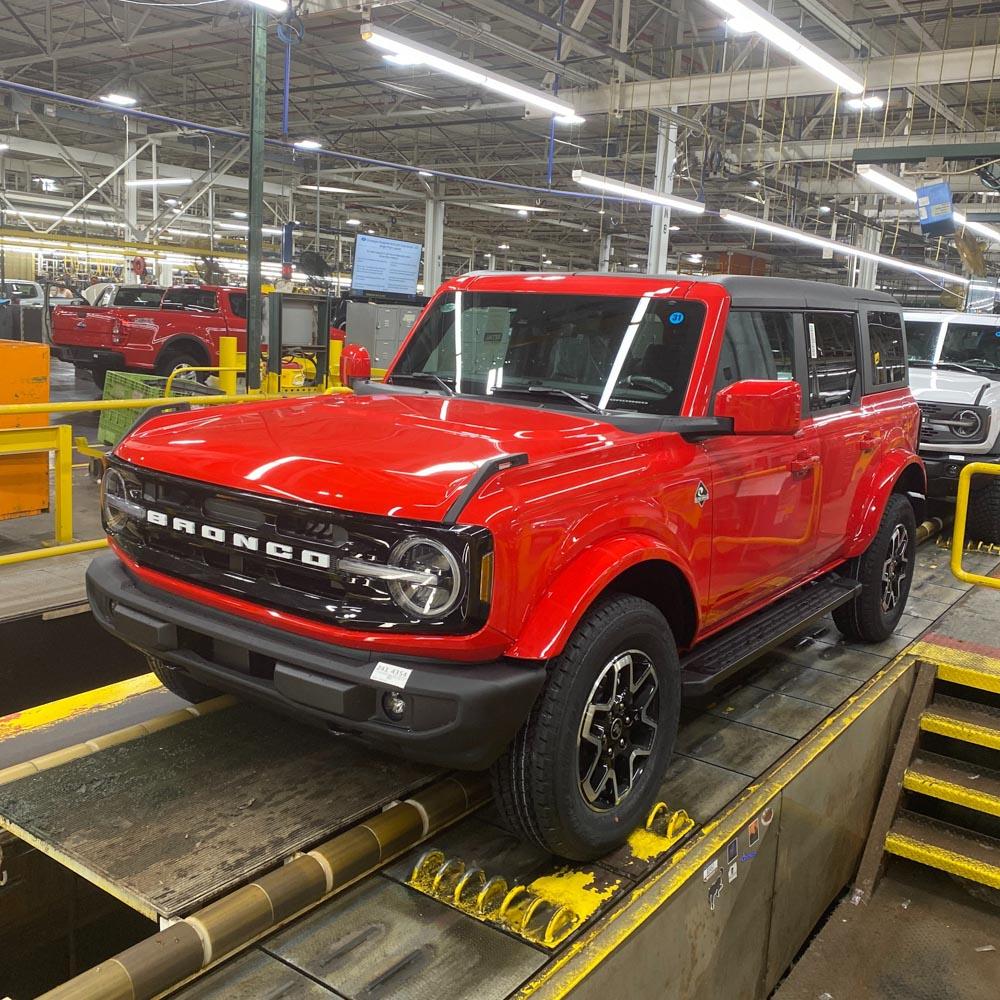 Ford Bronco 8/29/2022 Build Week Group image (1)