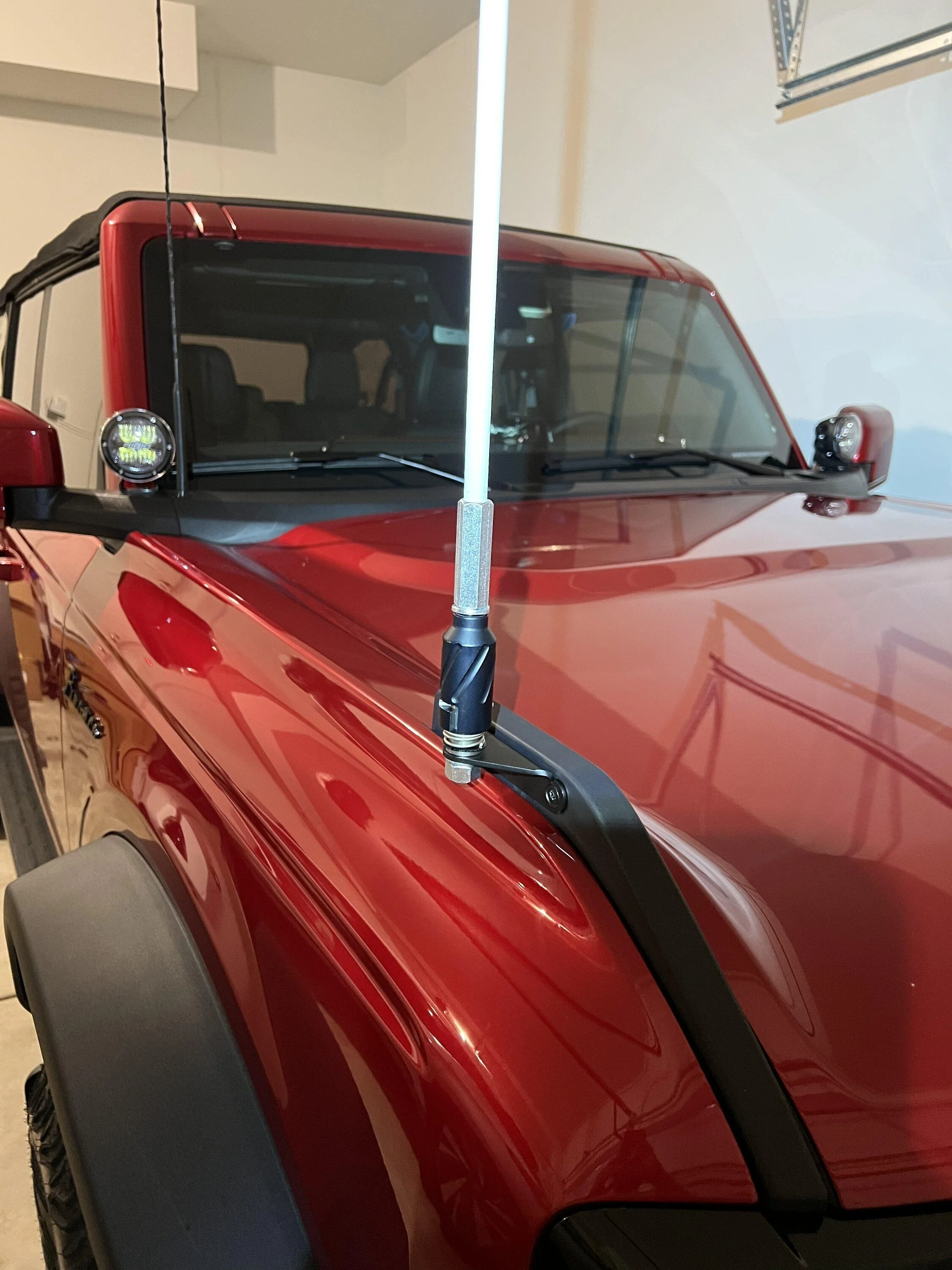 Ford Bronco Mounting a Dunes Flag to Capable Bumper 0D362709-47A0-4A45-B7B4-D599135D09D6