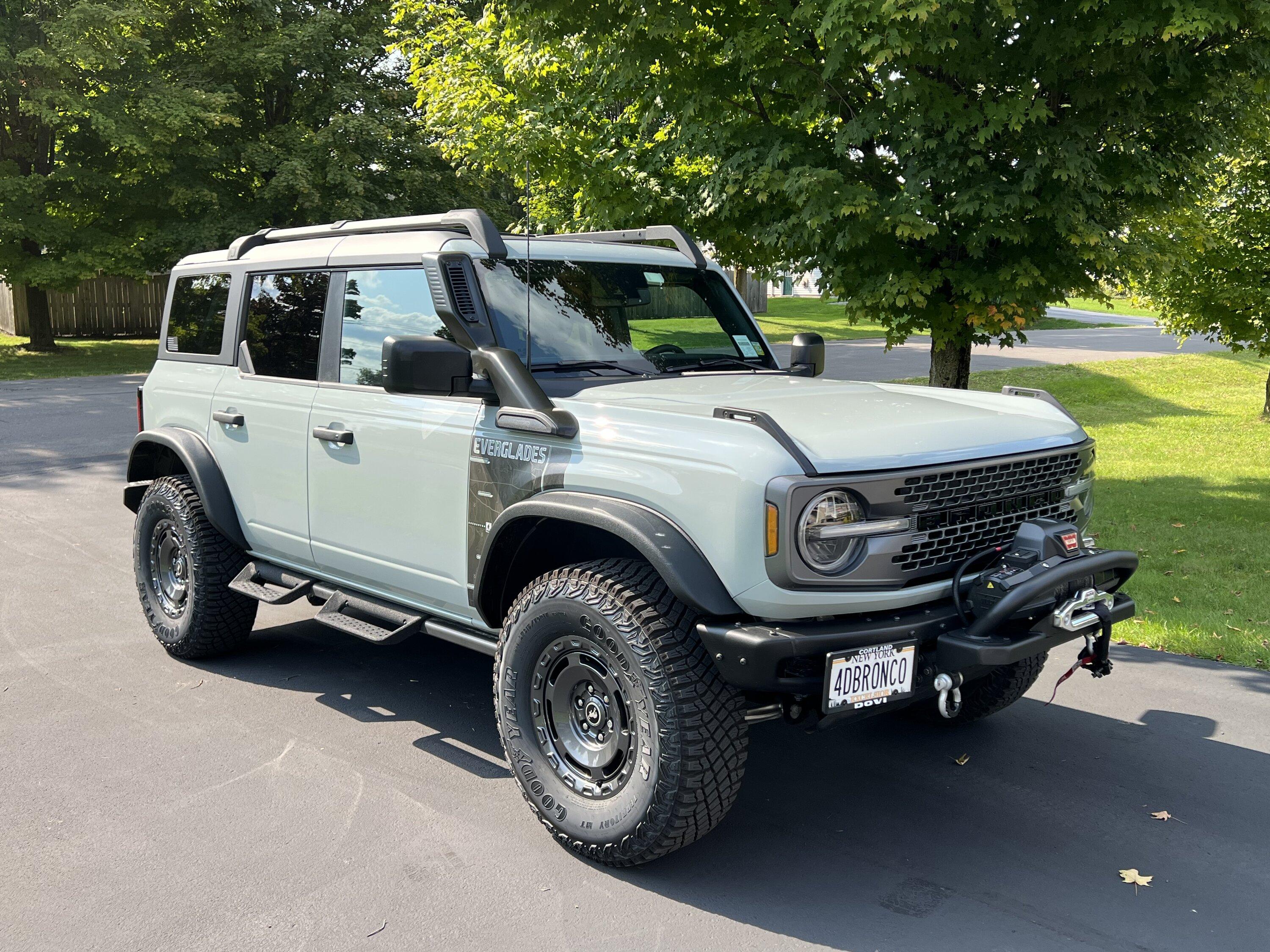 Ford Bronco CACTUS GRAY Bronco Club 90FF112C-2F83-4FDF-BCB2-C0BB6F7A0C14